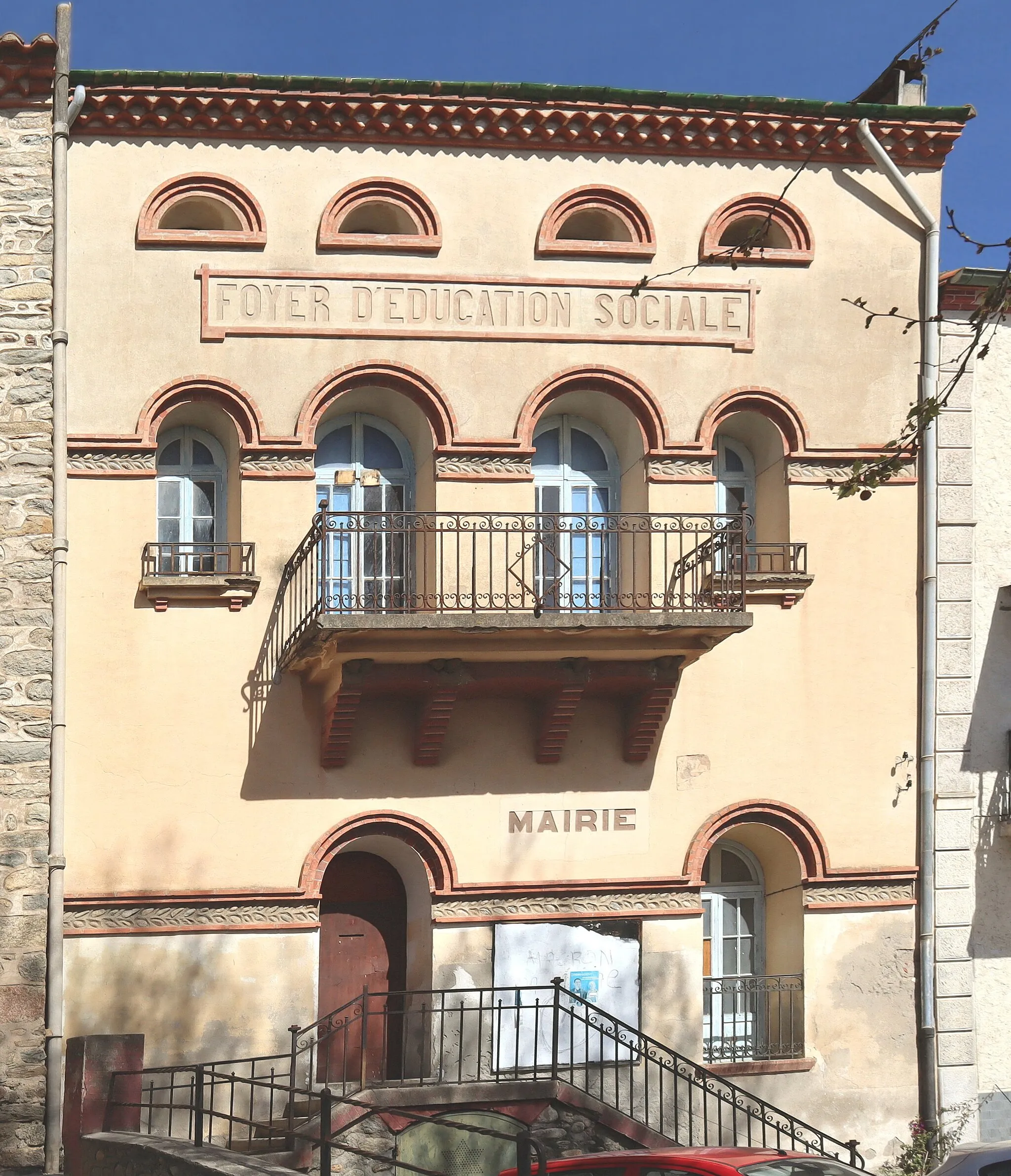 Photo showing: Former town hall, rue du Château of Saint-Jean-Pla-de-Corts