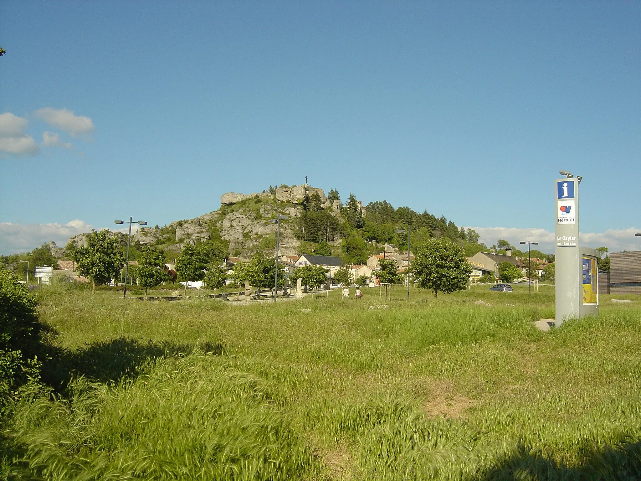 Photo showing: Le Caylar vu de l'aire de service du Caylar sur l'autoroute A75