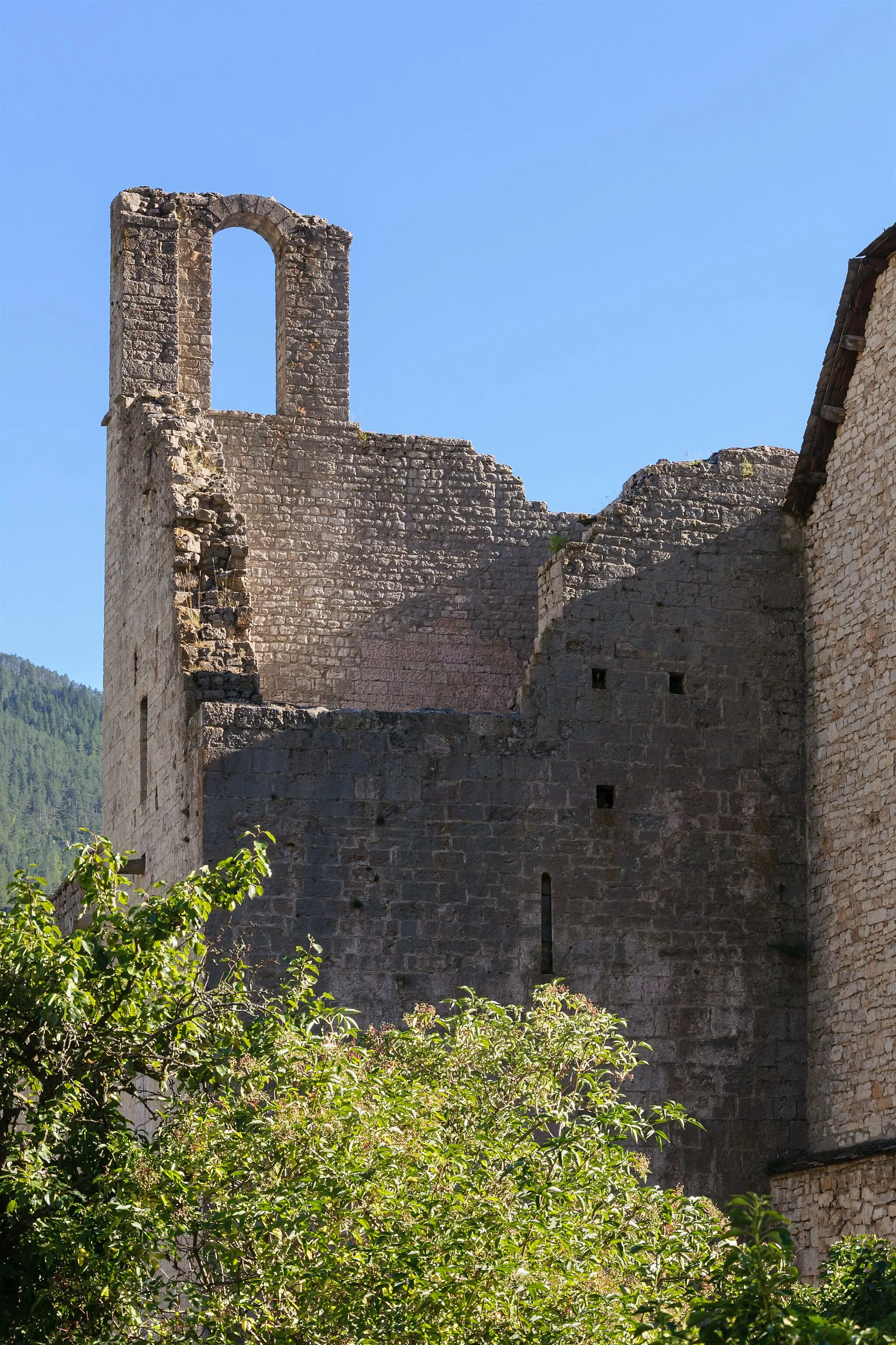 Photo showing: Ruins of the monastery of Sainte-Enimie, Lozère, France