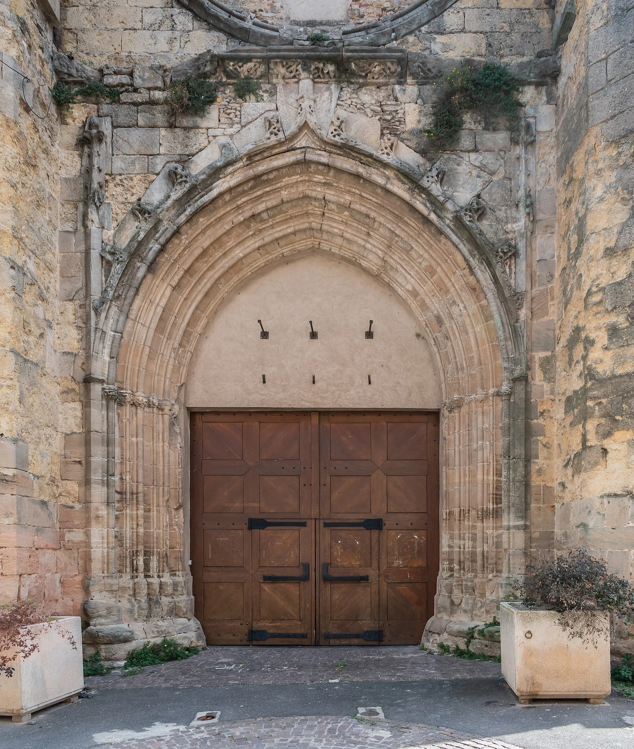 Photo showing: Portal of the Dominican chapel in Clermont-l'Hérault, Hérault, France