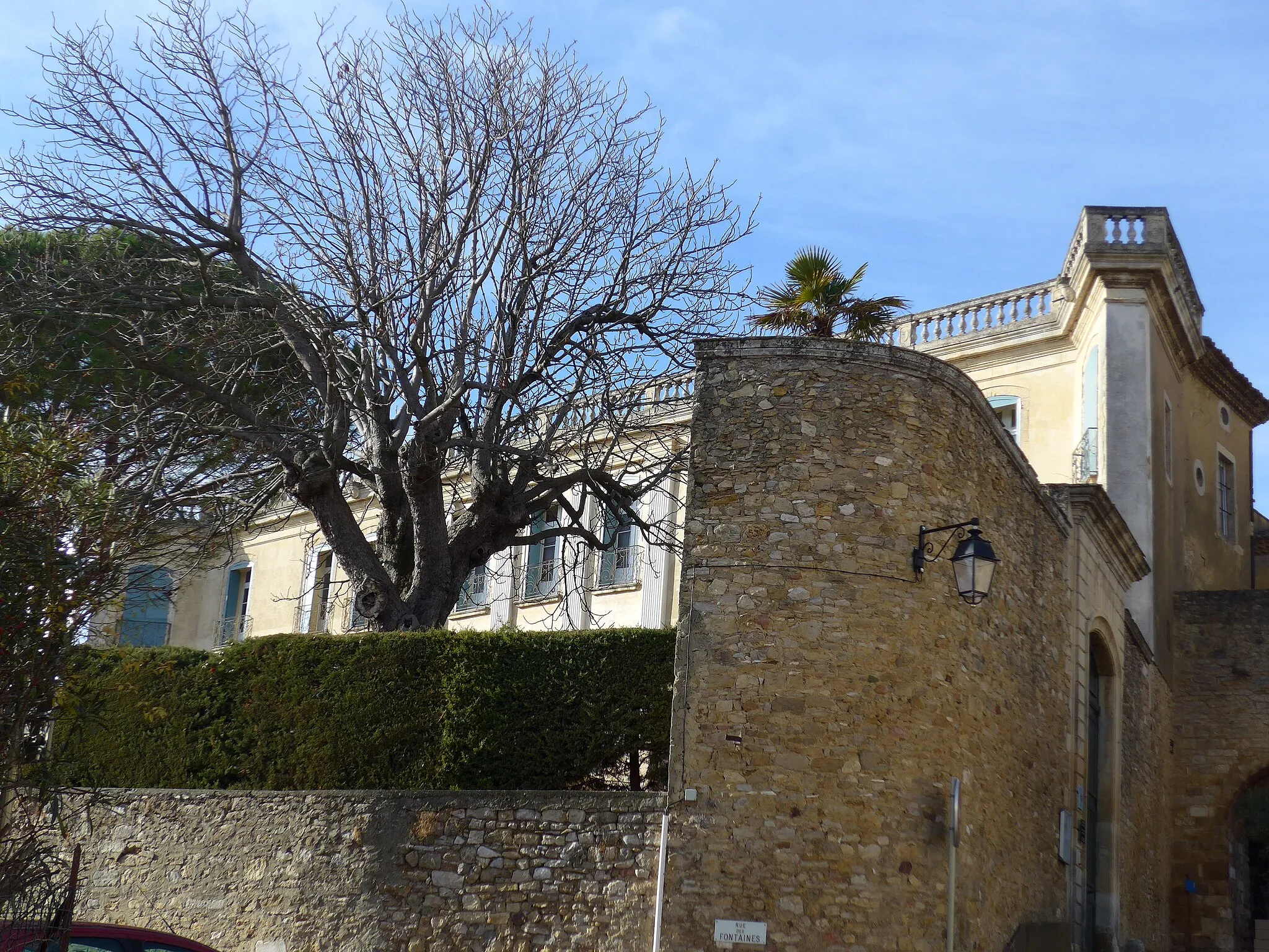 Photo showing: Gaujac Castle (Gard, France); elegant castle of the seventeenth century. Private property that can be visited on the summer afternoons.