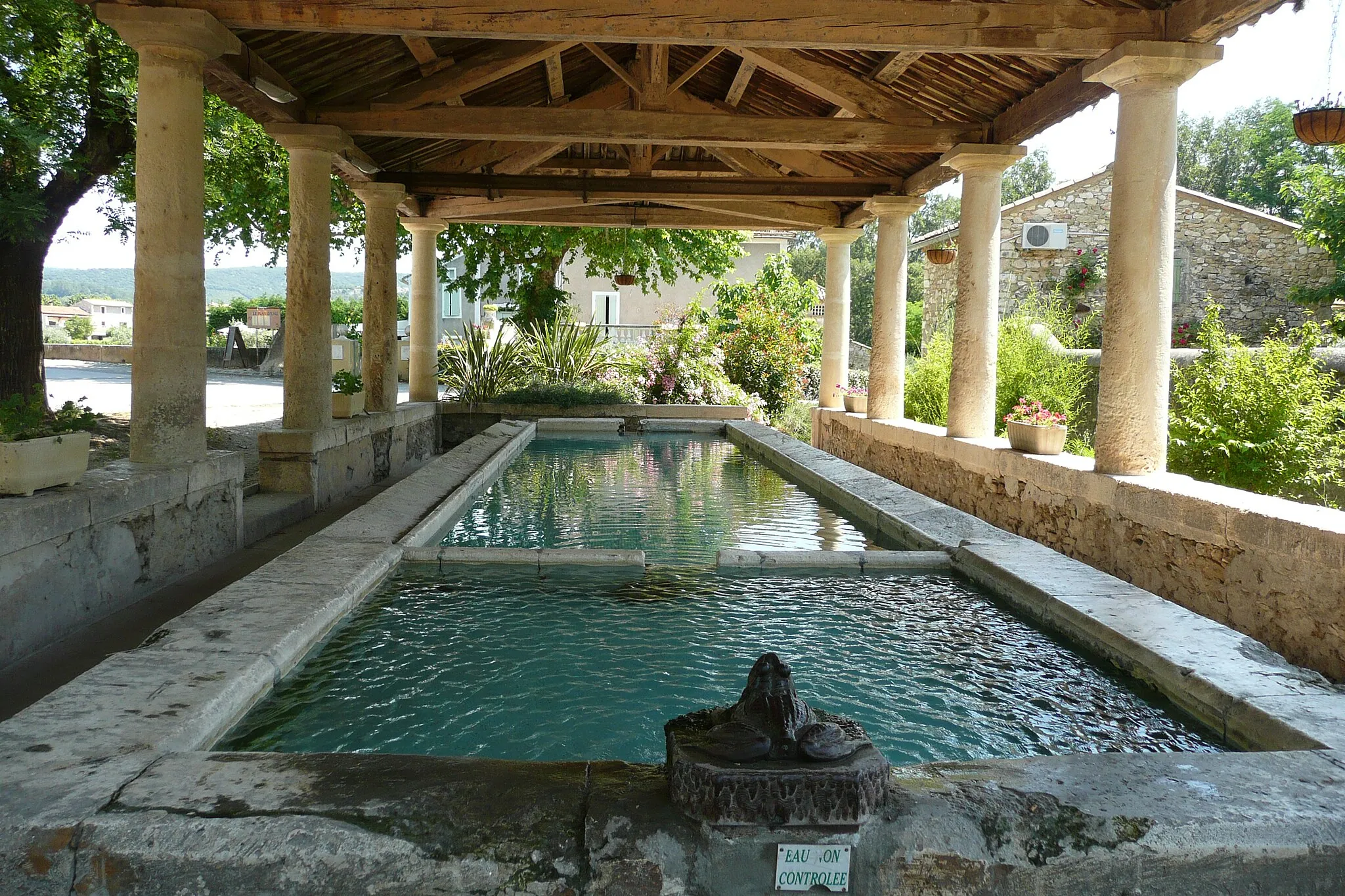 Photo showing: Lavoir à Goudargues.