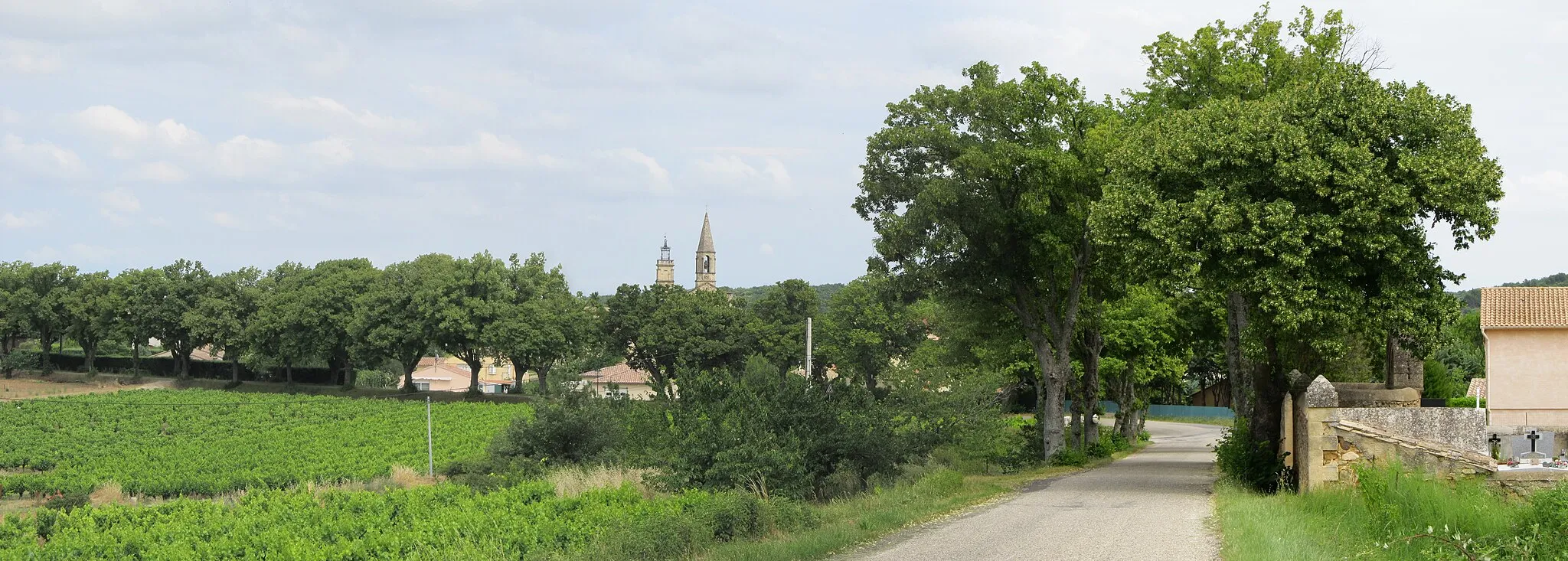 Photo showing: Petit village