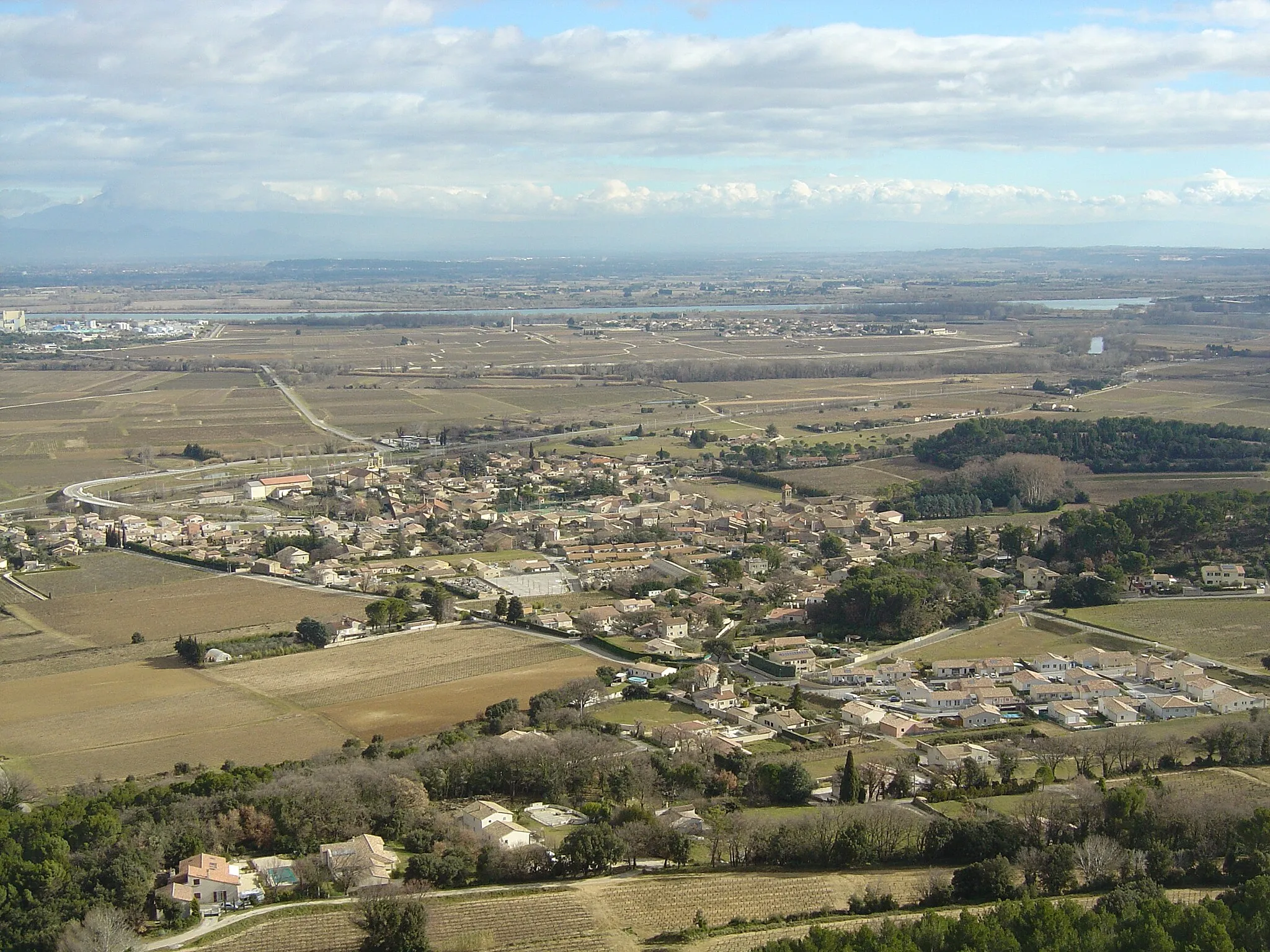 Photo showing: Vue sur Orsan depuis le belvédère de la République sur le plateau de Lacau.