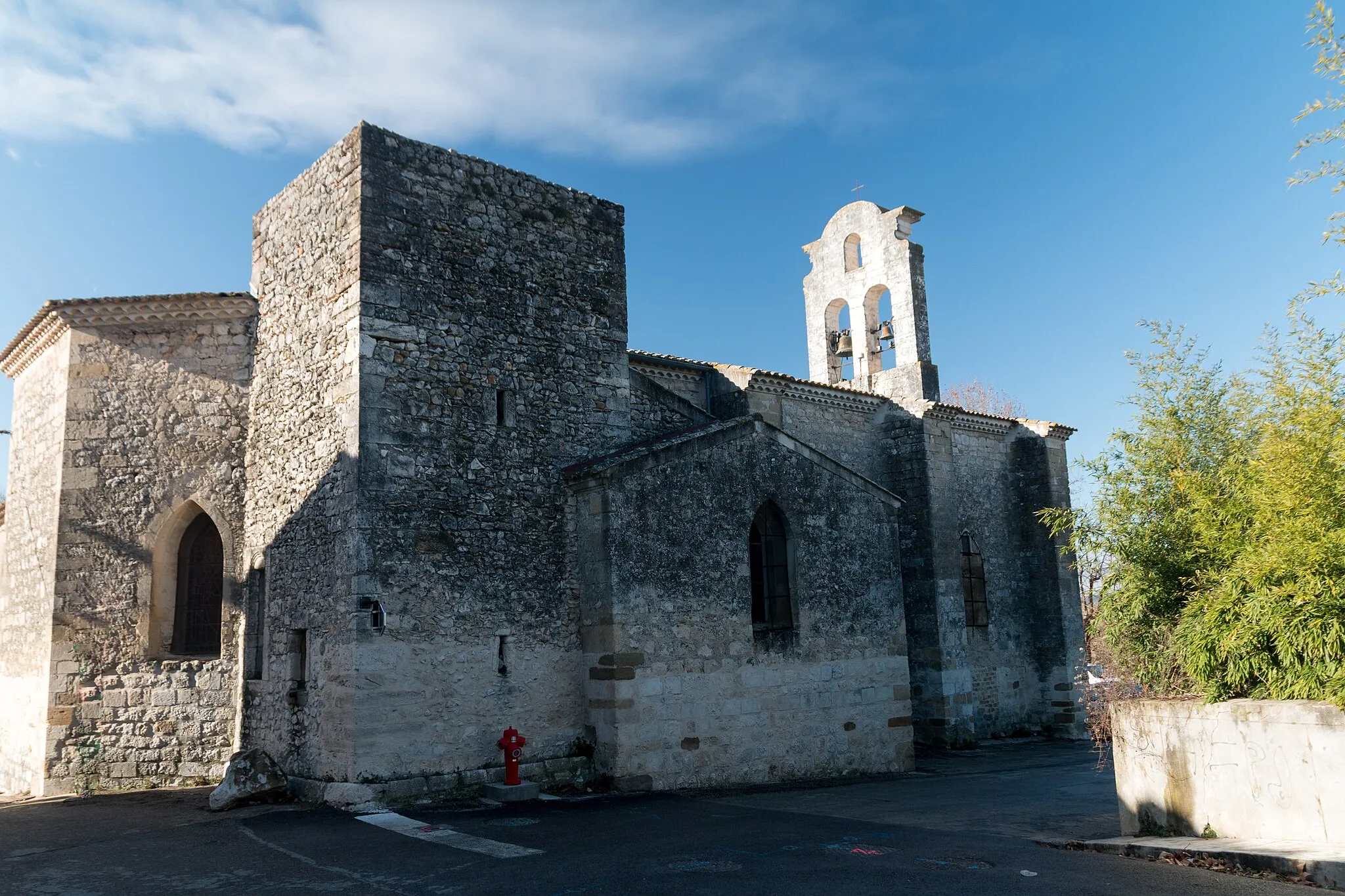 Photo showing: Parish church, ravaged by the floods of September 2002, partly restored but looted immediately after. (North-East facade)..