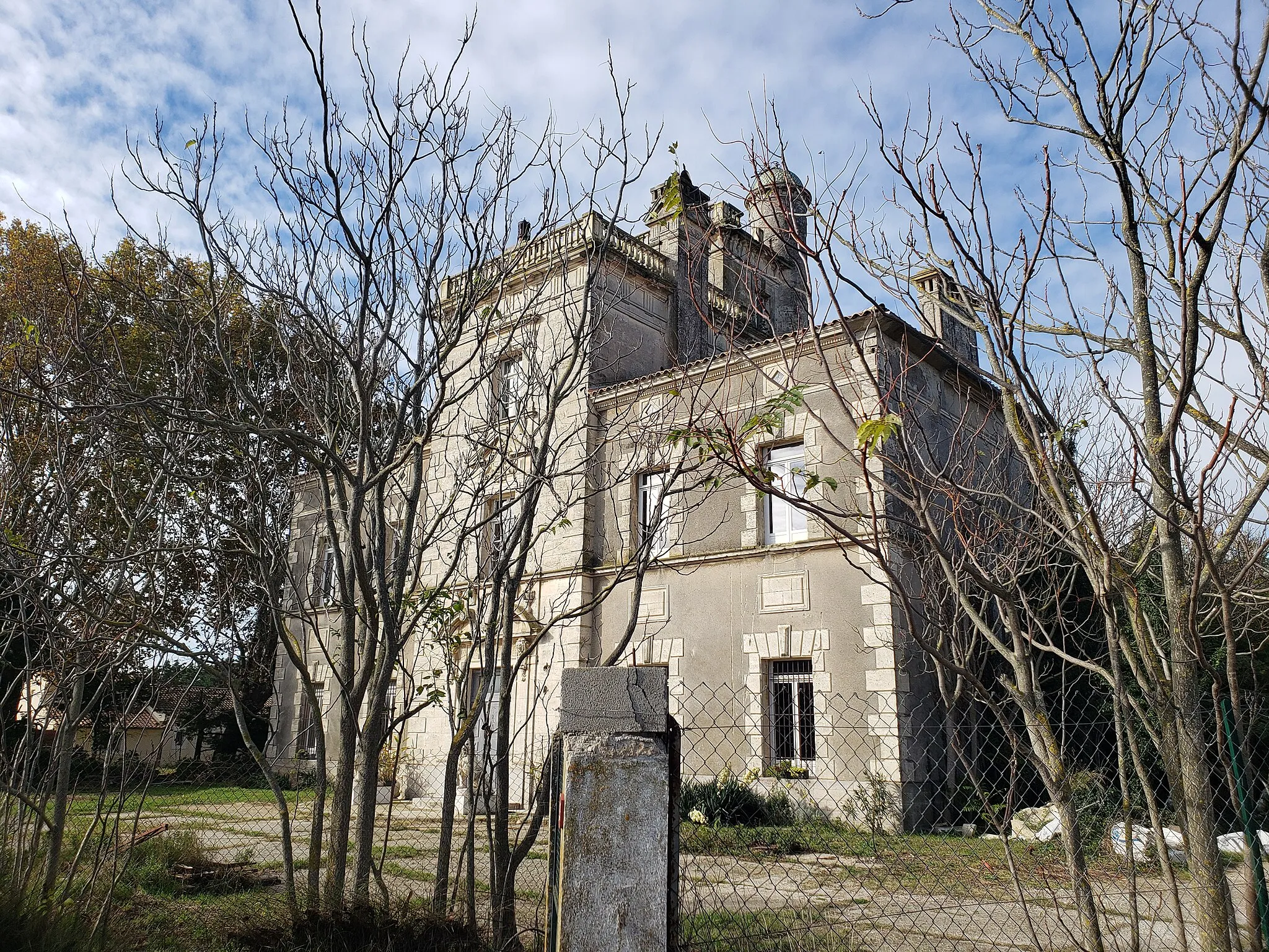 Photo showing: Le château de Montcalm (Gard, France)