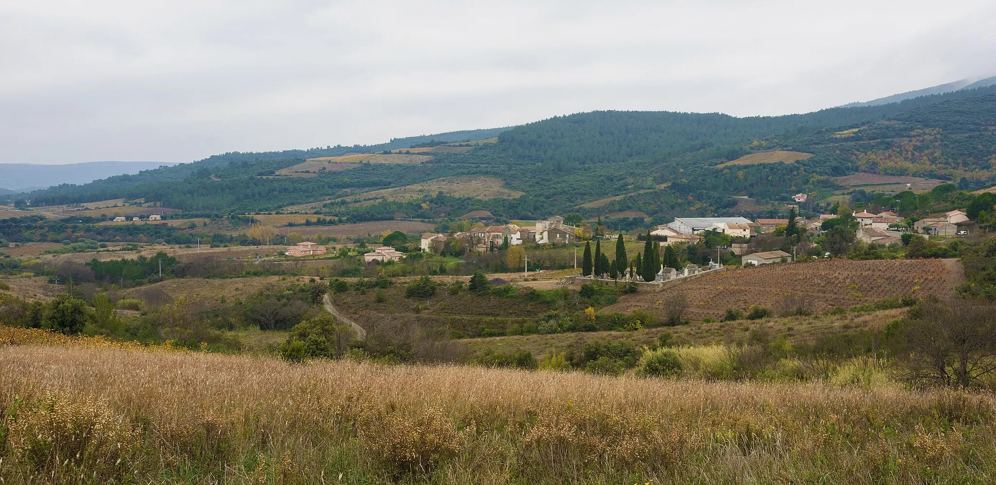 Photo showing: The village of Berlou, Hérault, France.