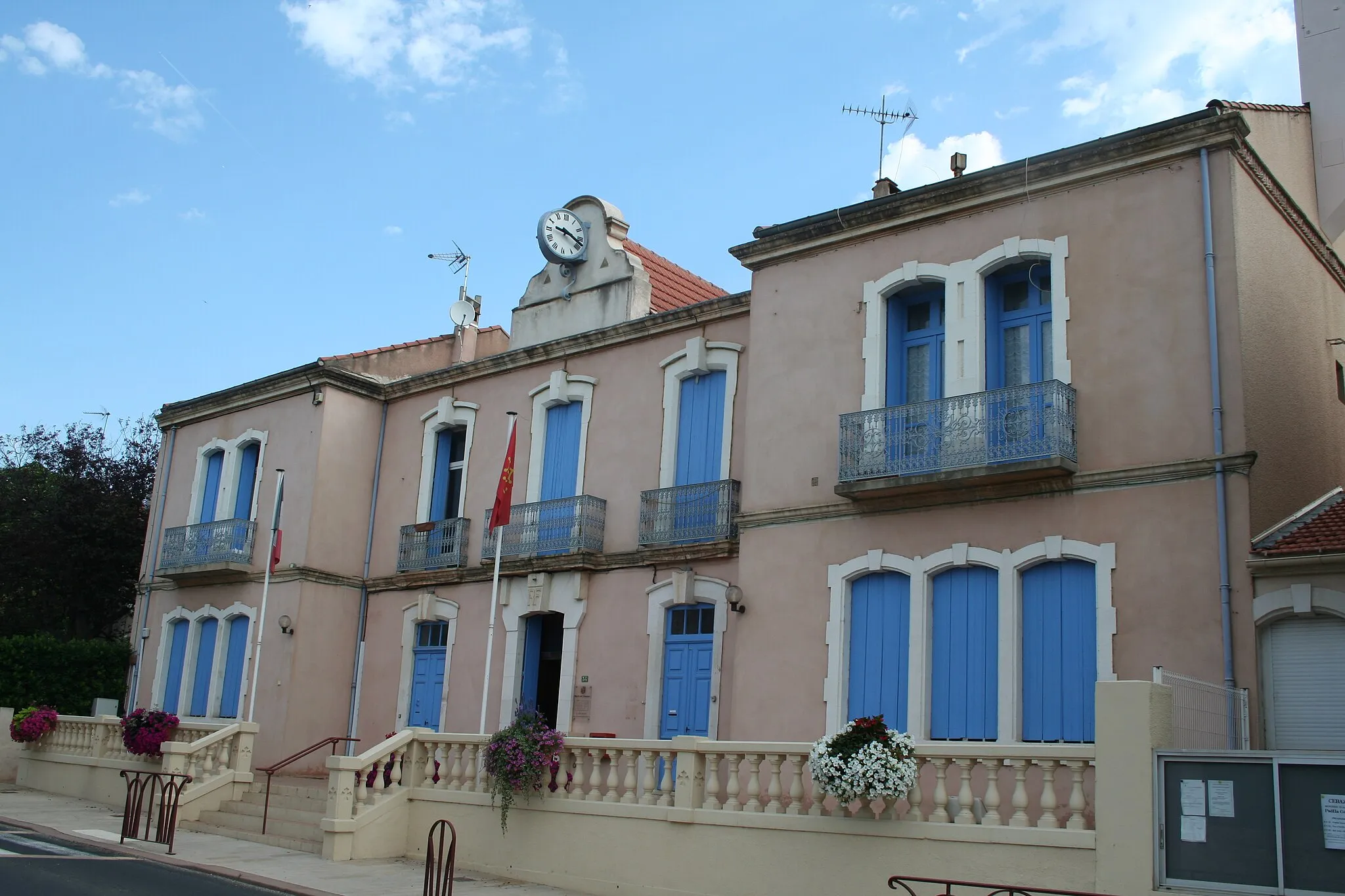 Photo showing: Cébazan (Hérault) - mairie
