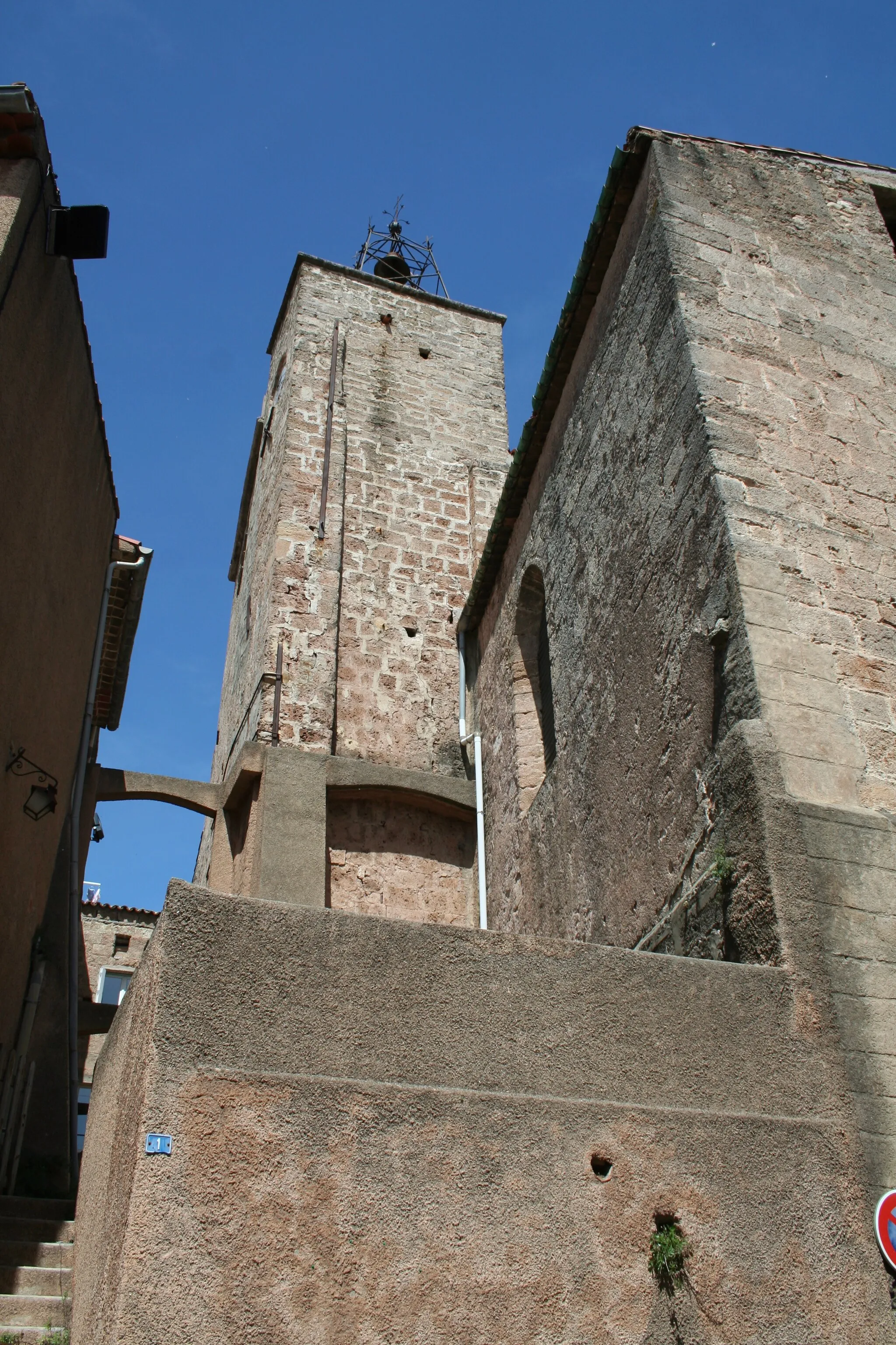 Photo showing: Ceyras (Hérault)- clocher de l'église Saint-Saturnin.