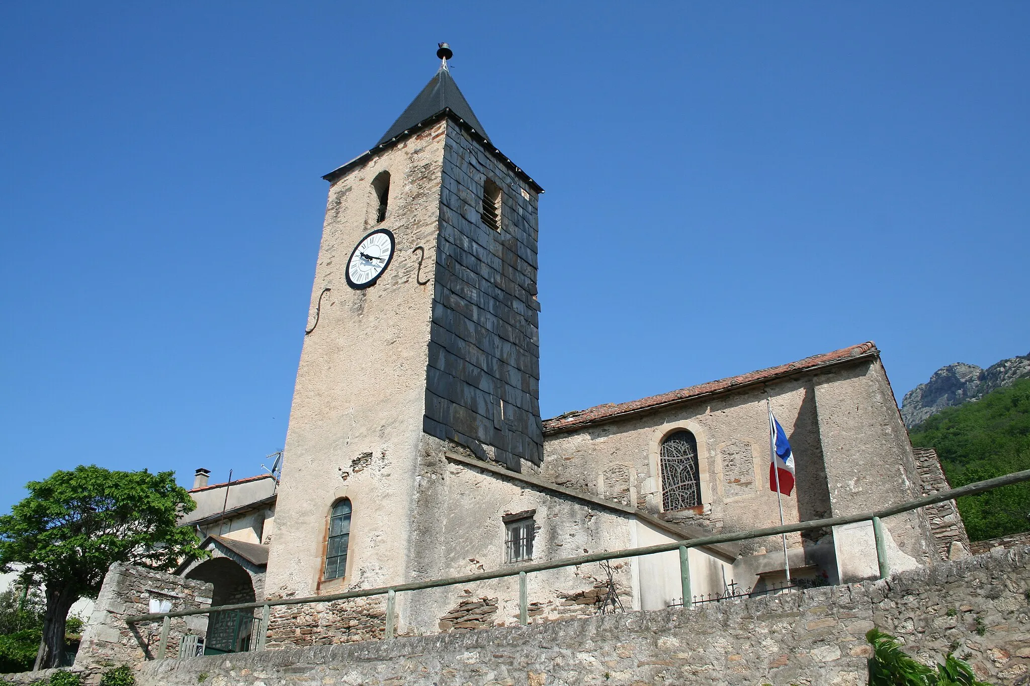 Photo showing: Colombières-sur-Orb (Hérault) - église Saint-Pierre.