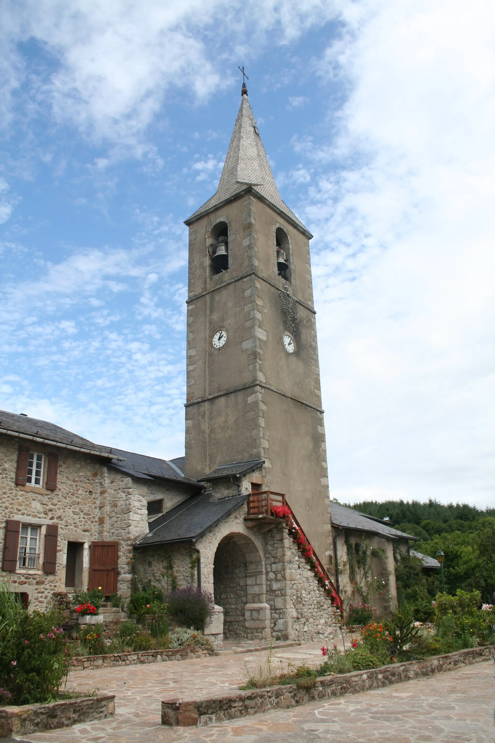 Photo showing: Fraisse-sur-Agout (Hérault) - église Saint-Jean-Baptiste.