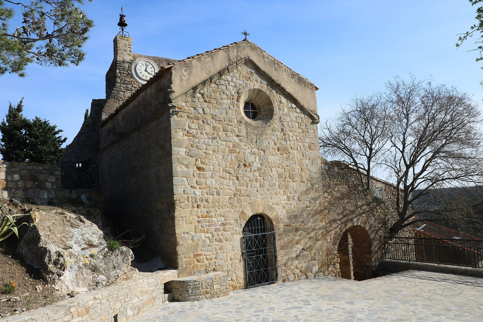 Photo showing: Fouzilhon (Hérault) - église de l'Invention-de-Saint-Étienne - façade