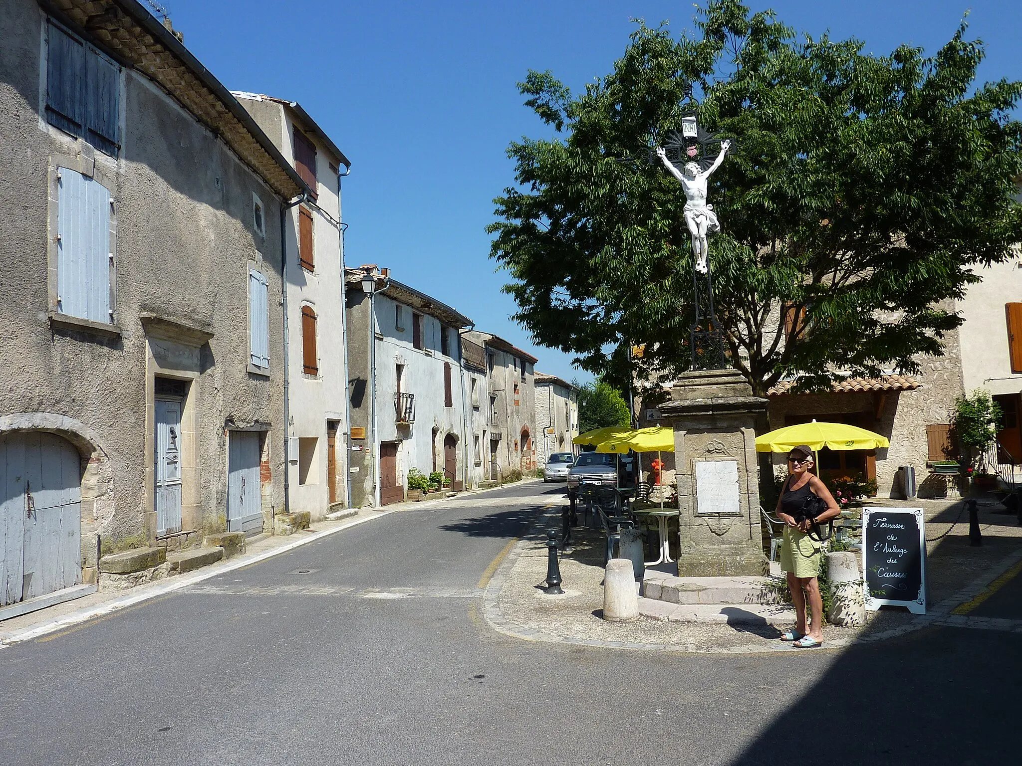 Photo showing: La Vacquerie-et-Saint-Martin-de-Castries: le centre du bourg (pour info : malgré le titre de la photo, La Vacquerie-et-Saint-Martin-de-Castries se situe dans l'Hérault et non dans le Gard.)