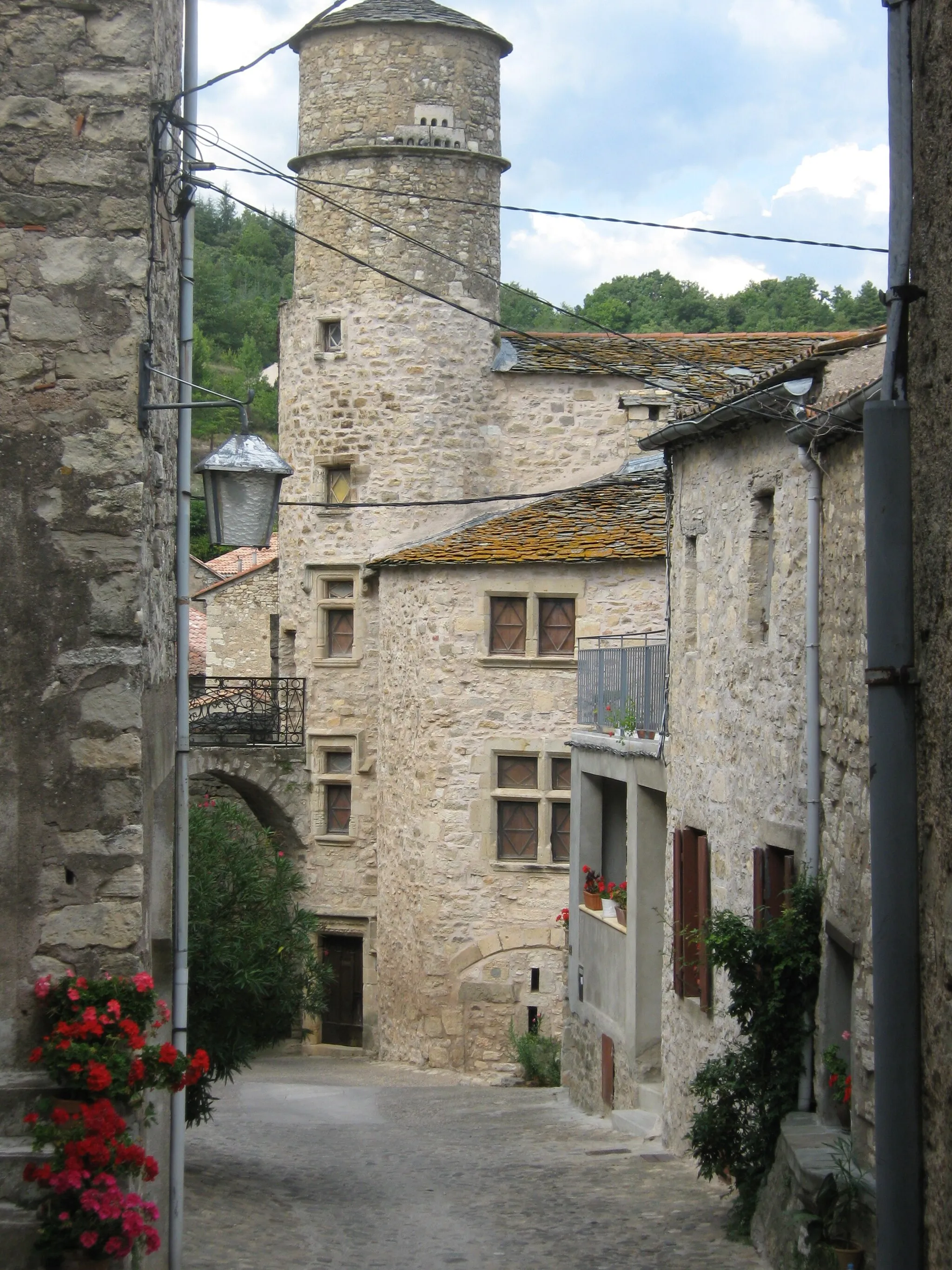 Photo showing: La Tour-sur-Orb (Hérault) - Boussagues - maison du bailli, 16° siècle