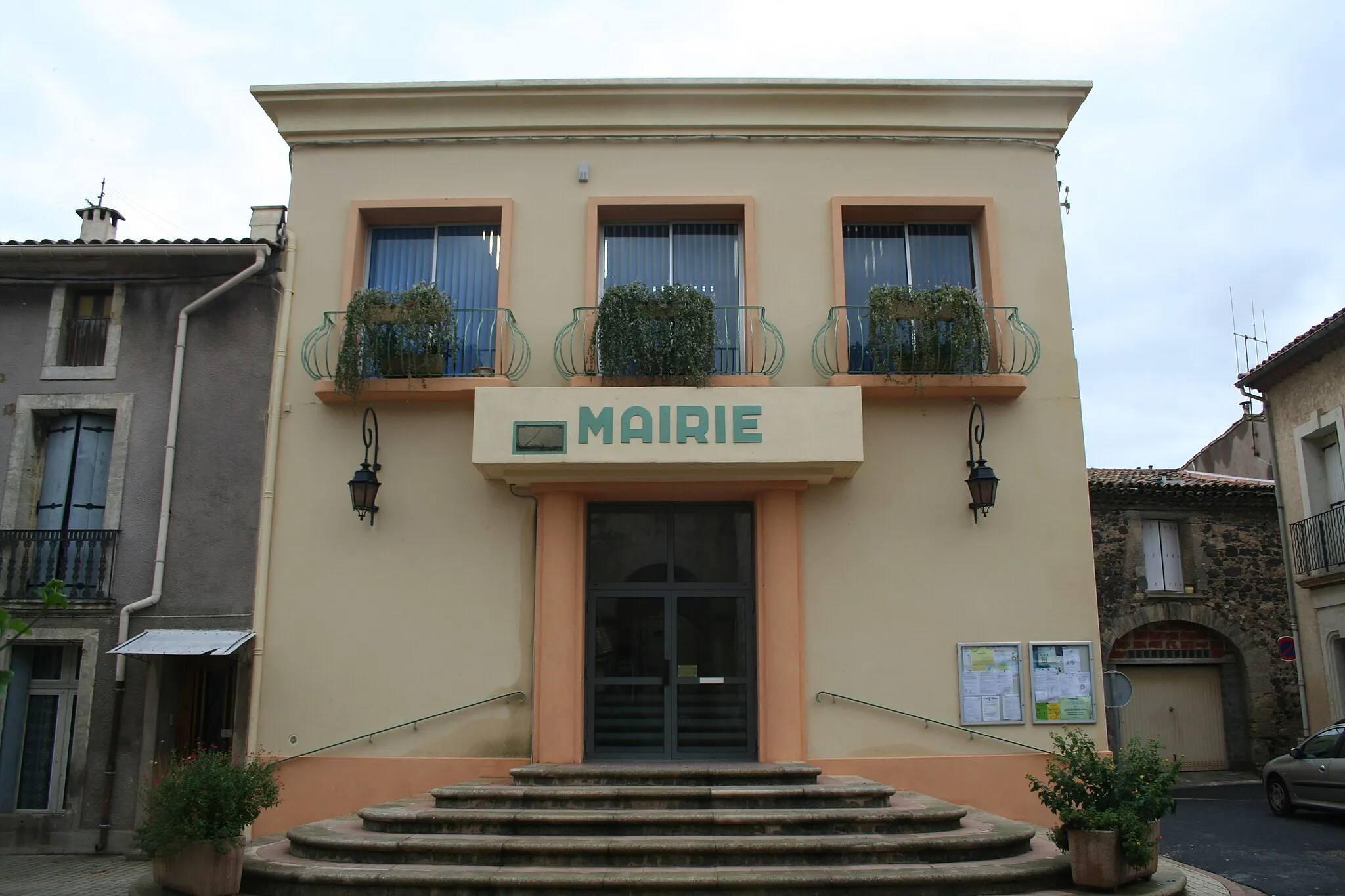 Photo showing: Lézignan-la-Cèbe (Hérault) - mairie.