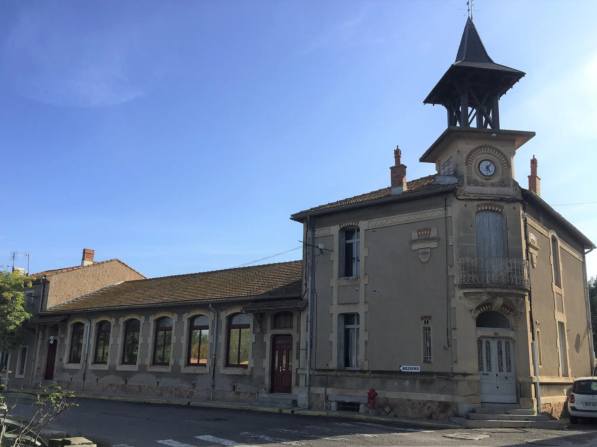 Photo showing: L'École Pierre Paul Riquet et son clocher (Poilhes, Hérault, France).