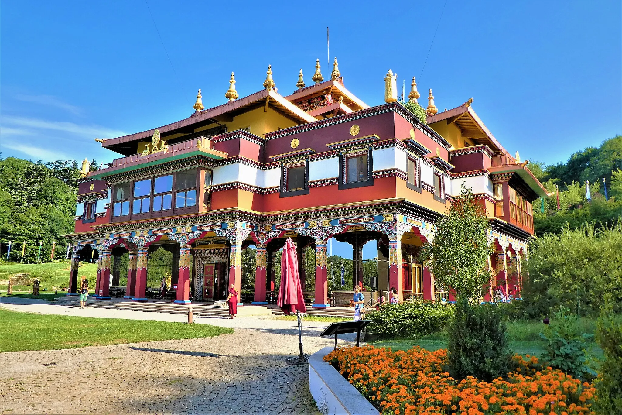Photo showing: Lerab Ling Buddhist Temple in the south of france.