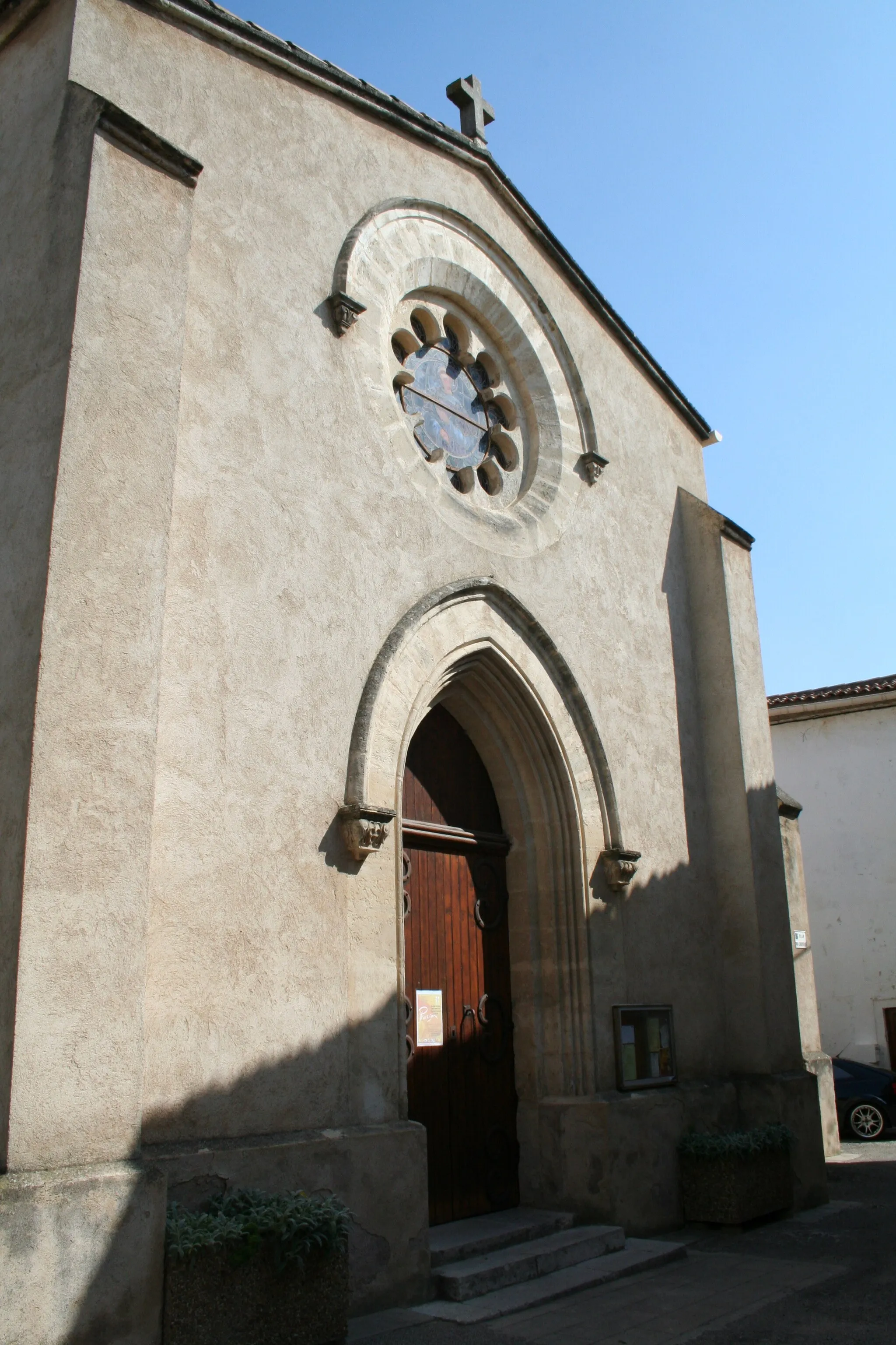 Photo showing: Saint-Bauzille-de-la-Sylve (Hérault - portail de l'église Saint-Baudile.