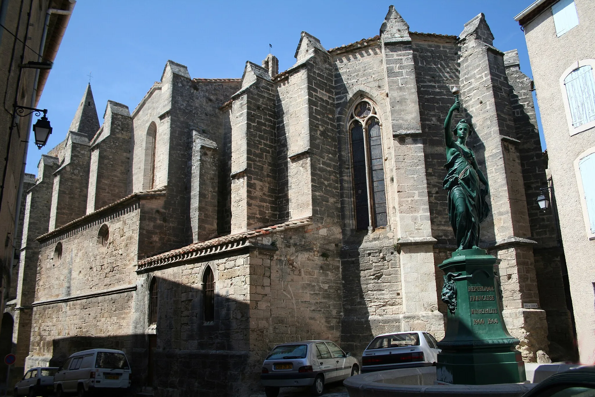 Photo showing: Saint-Pargoire (Hérault) - chevet de l'église Saint-Pargoire.