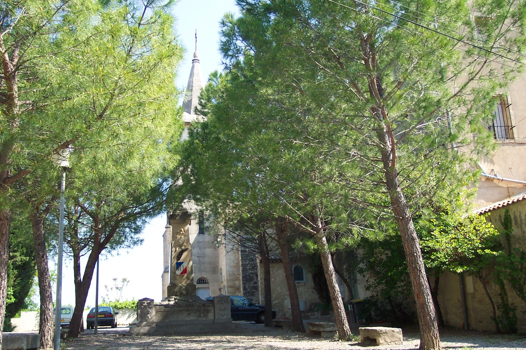 Photo showing: Le clocher de l'église de la Nativité-de-Saint-Jean-Baptiste de Saussan (Hérault)