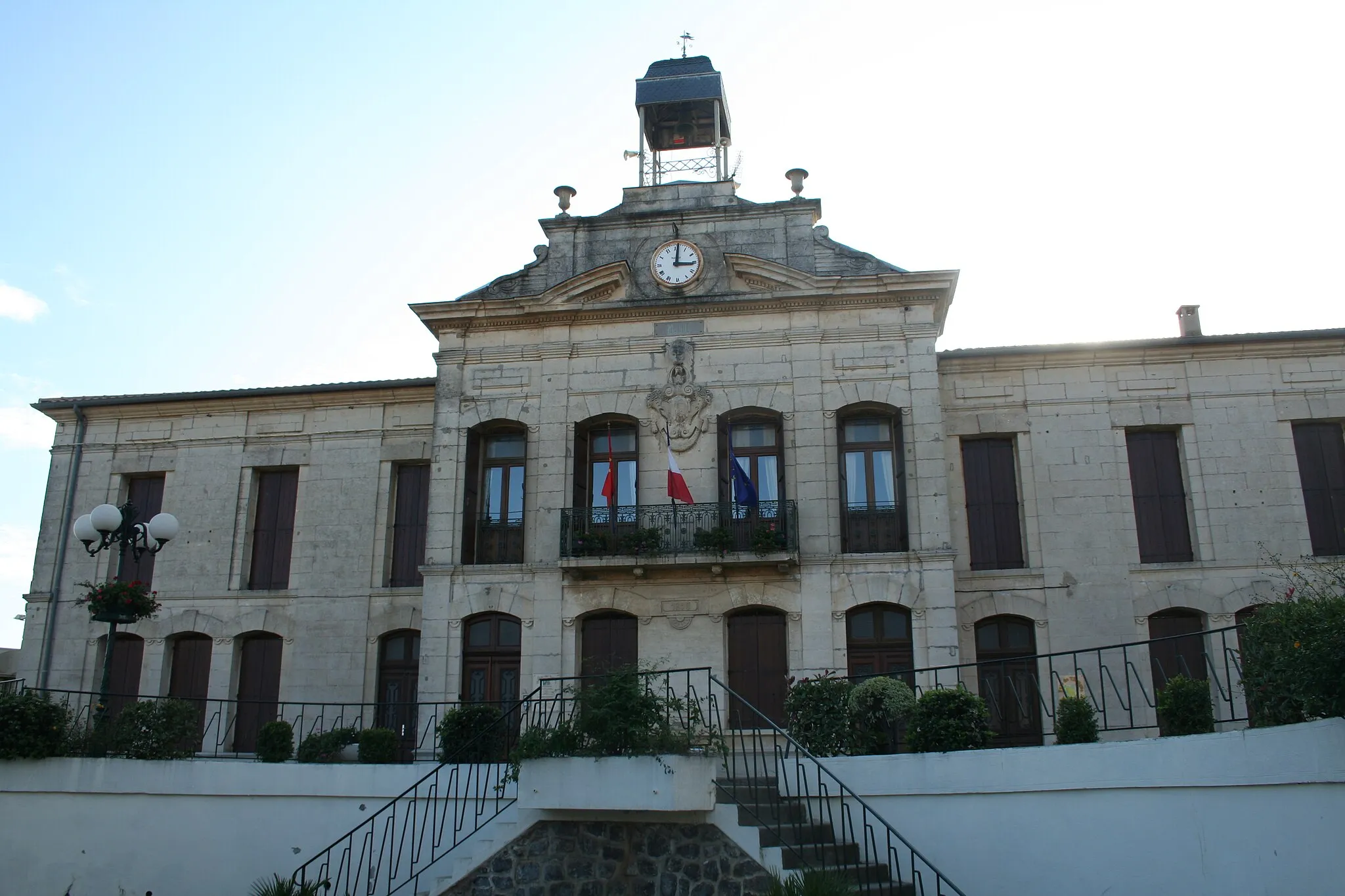 Photo showing: Valros (Hérault) - mairie.