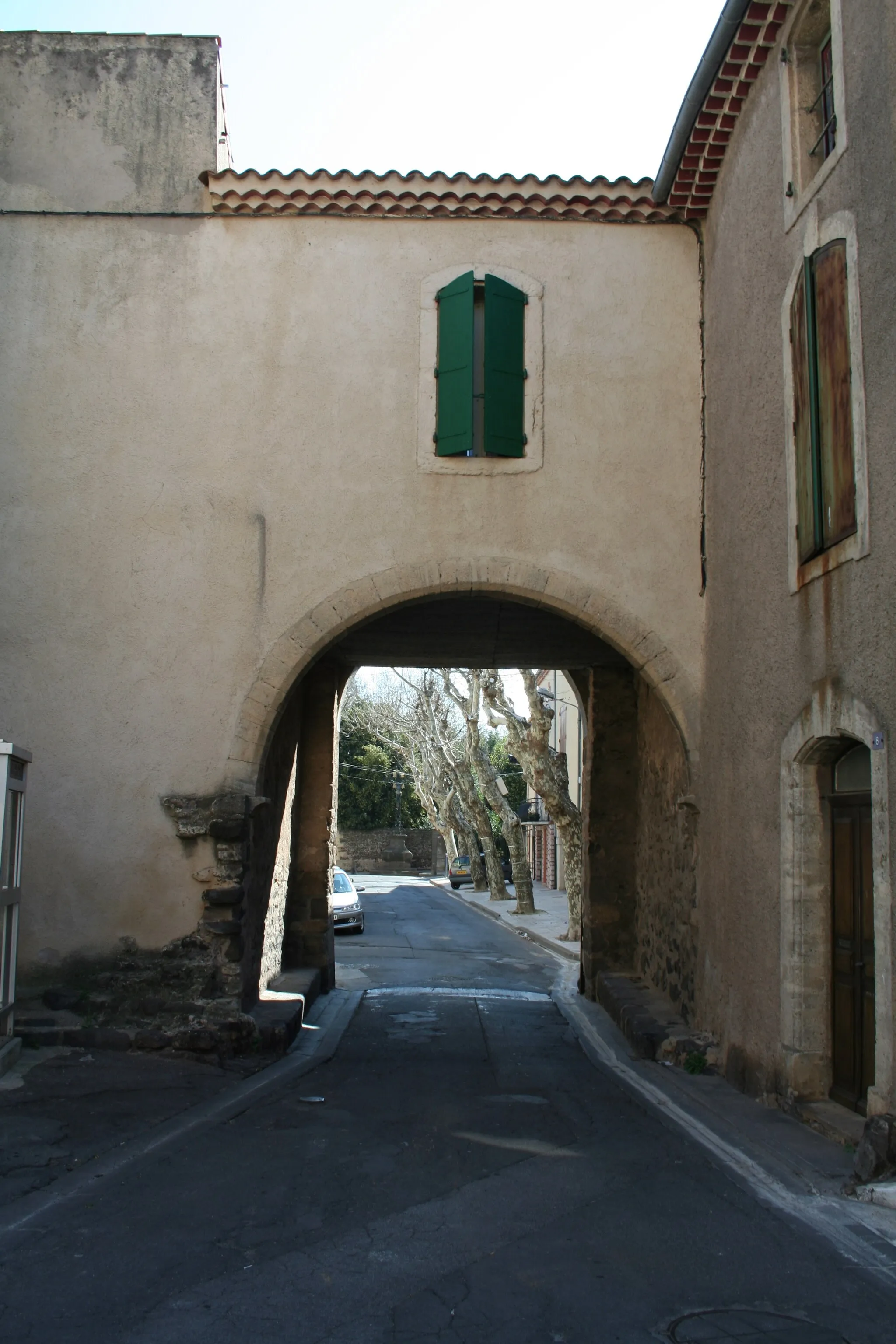 Photo showing: Bessan (Hérault) - ancienne porte du village.