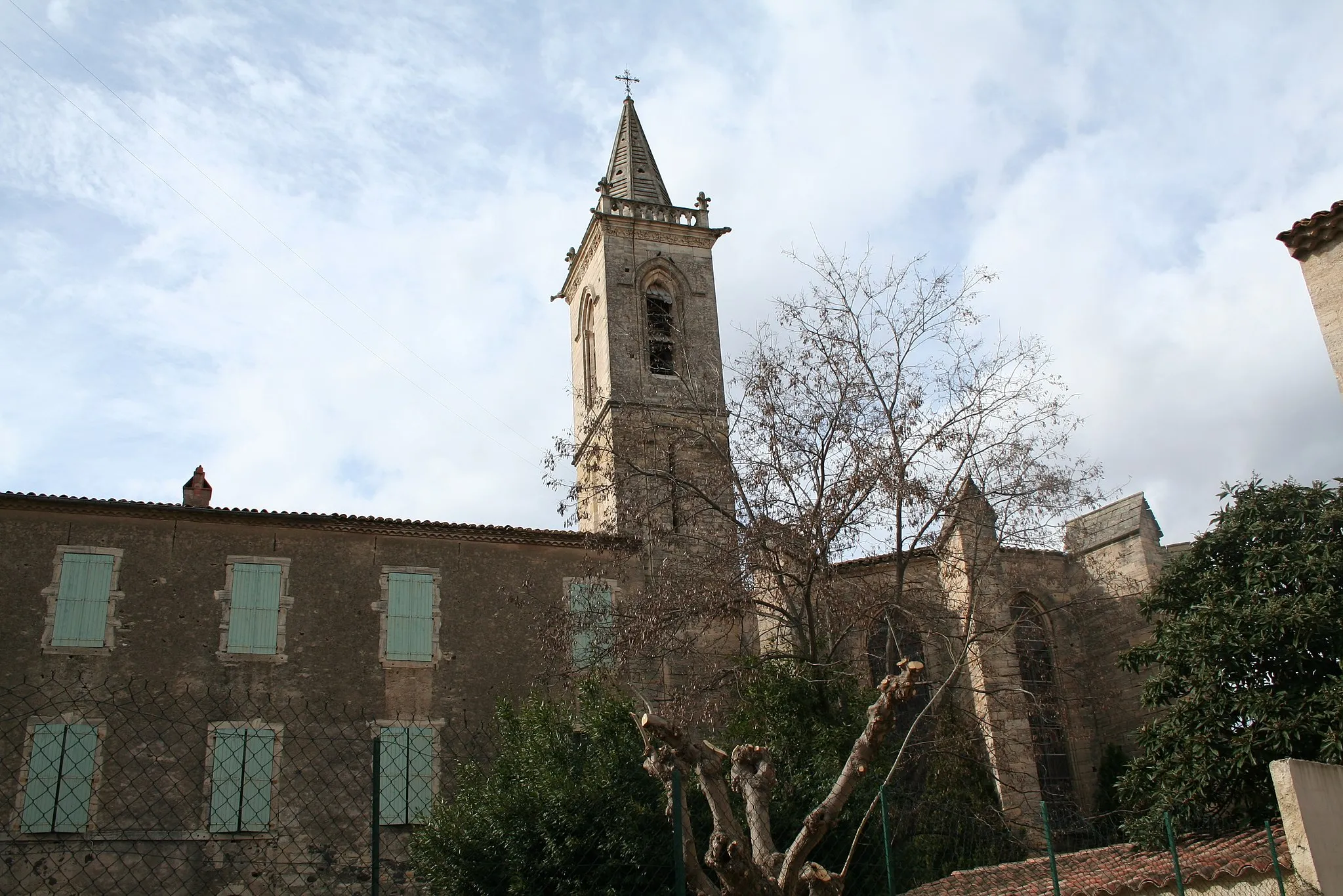 Photo showing: Saint-Thibéry (Hérault) - chevet et clocher (reconstruit en 1858) de l'église Sainte-Marie de la Salvetat.