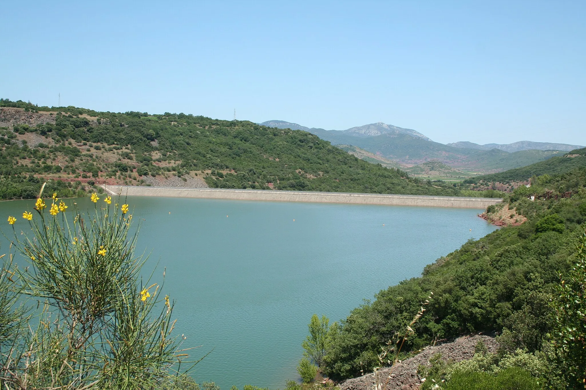 Photo showing: Clermont-l'Hérault (Hérault) - barrage du Salagou.