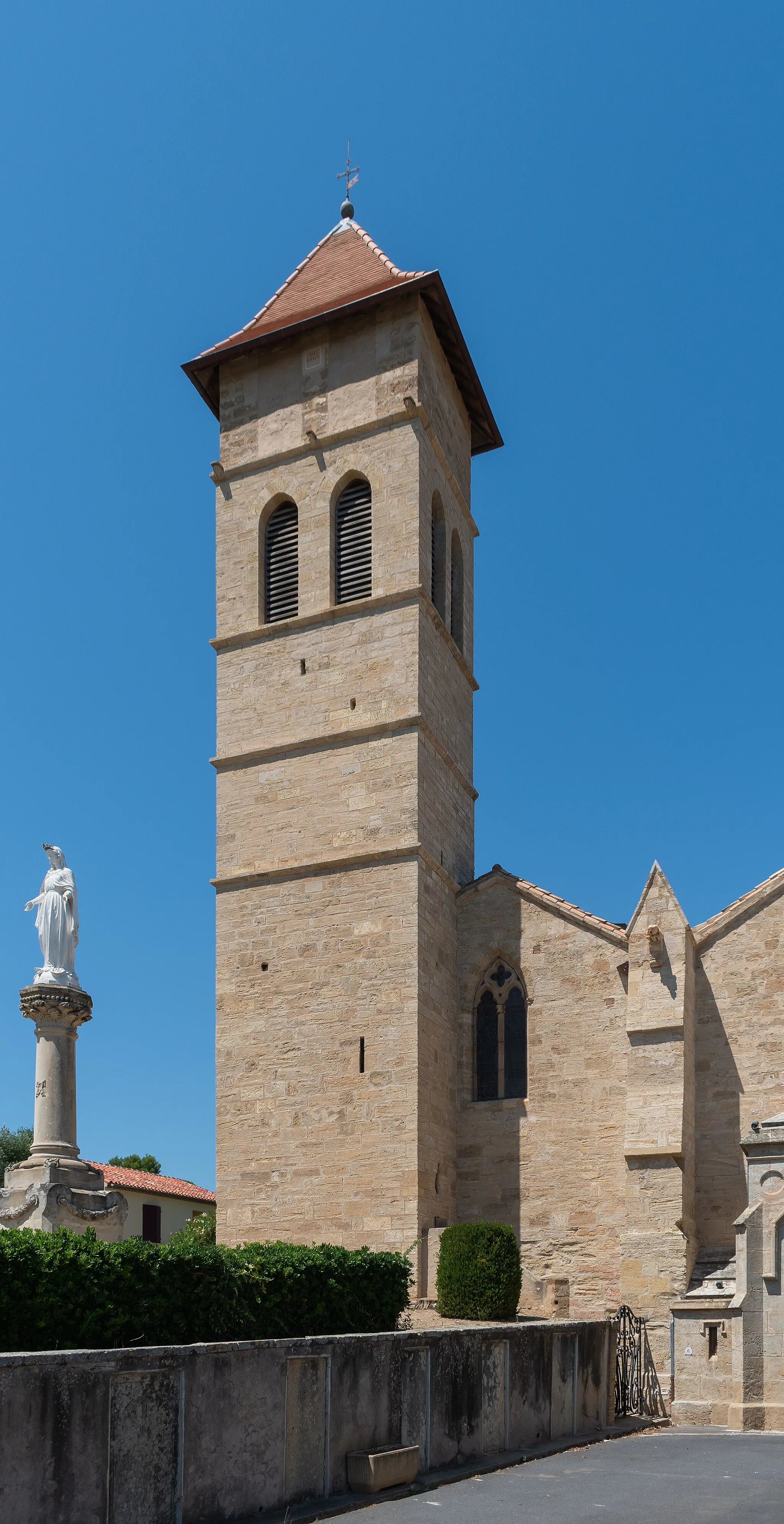 Photo showing: This building is inscrit au titre des monuments historiques de la France. It is indexed in the base Mérimée, a database of architectural heritage maintained by the French Ministry of Culture, under the reference PA00103684 .