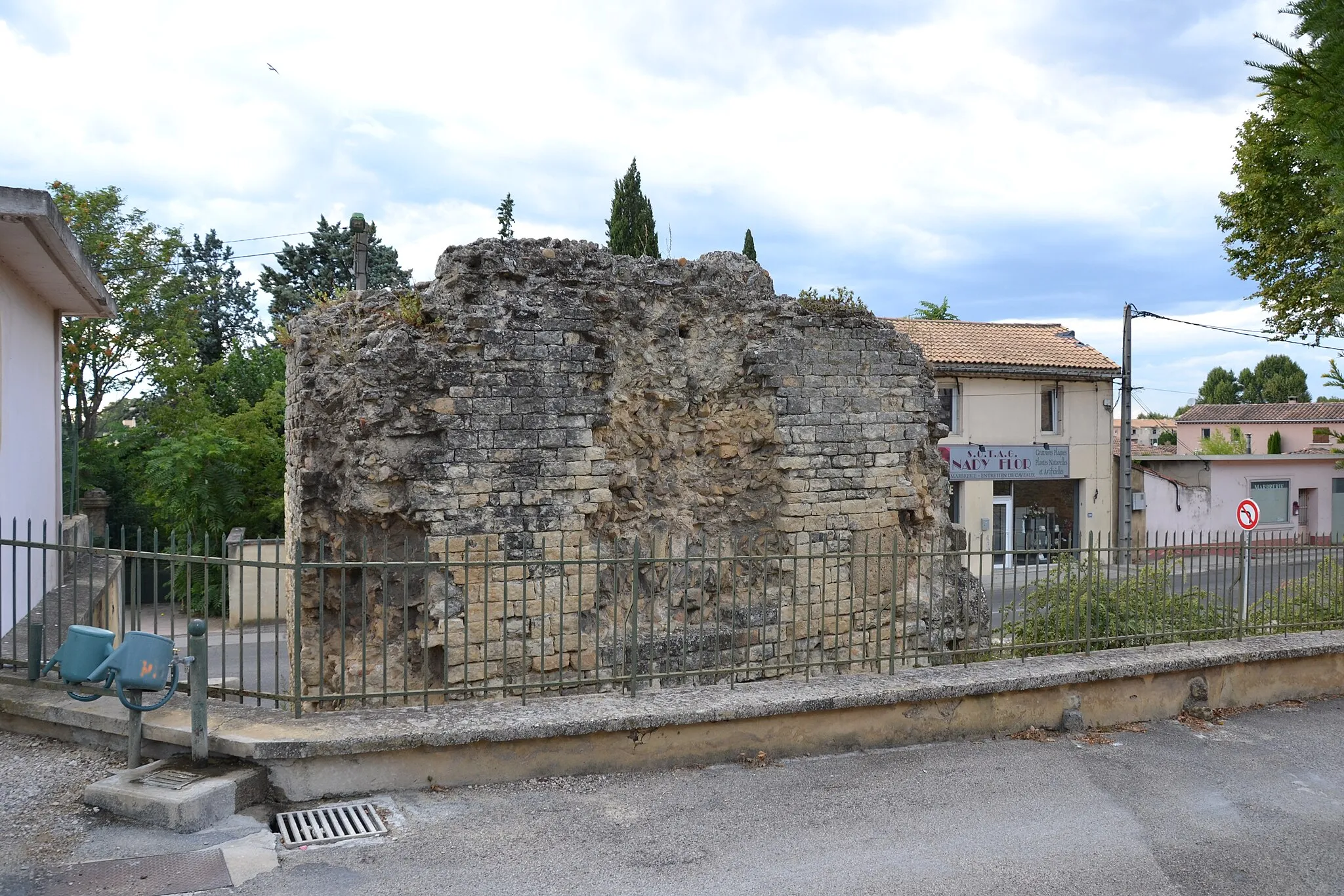 Photo showing: Rempart romain d'Orange porte de ville, enceinte (Classé Classé)