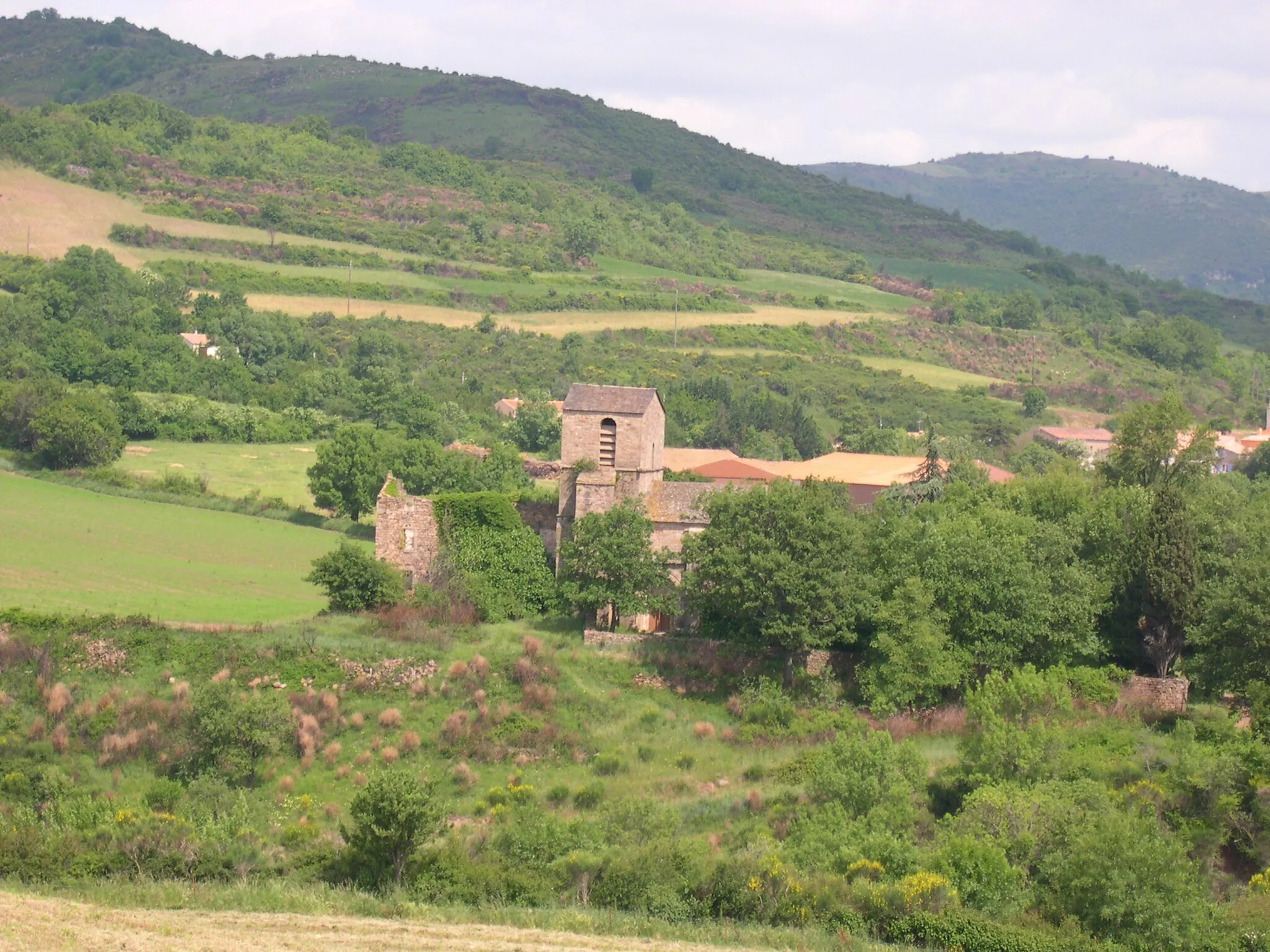 Photo showing: Octon (Hérault) - Notre Dame de Roubignac (église romane du XIIe siècle)