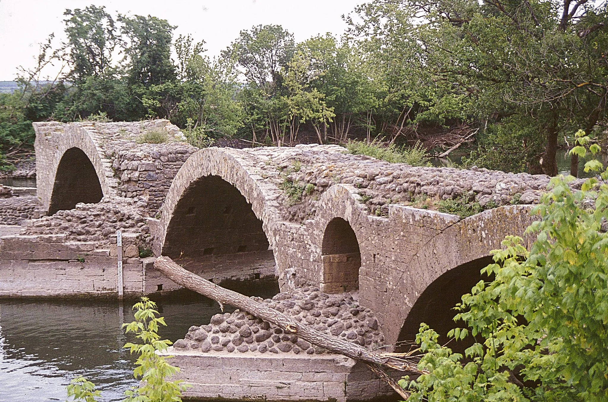 Photo showing: Saint-Thibéry: römische Brücke