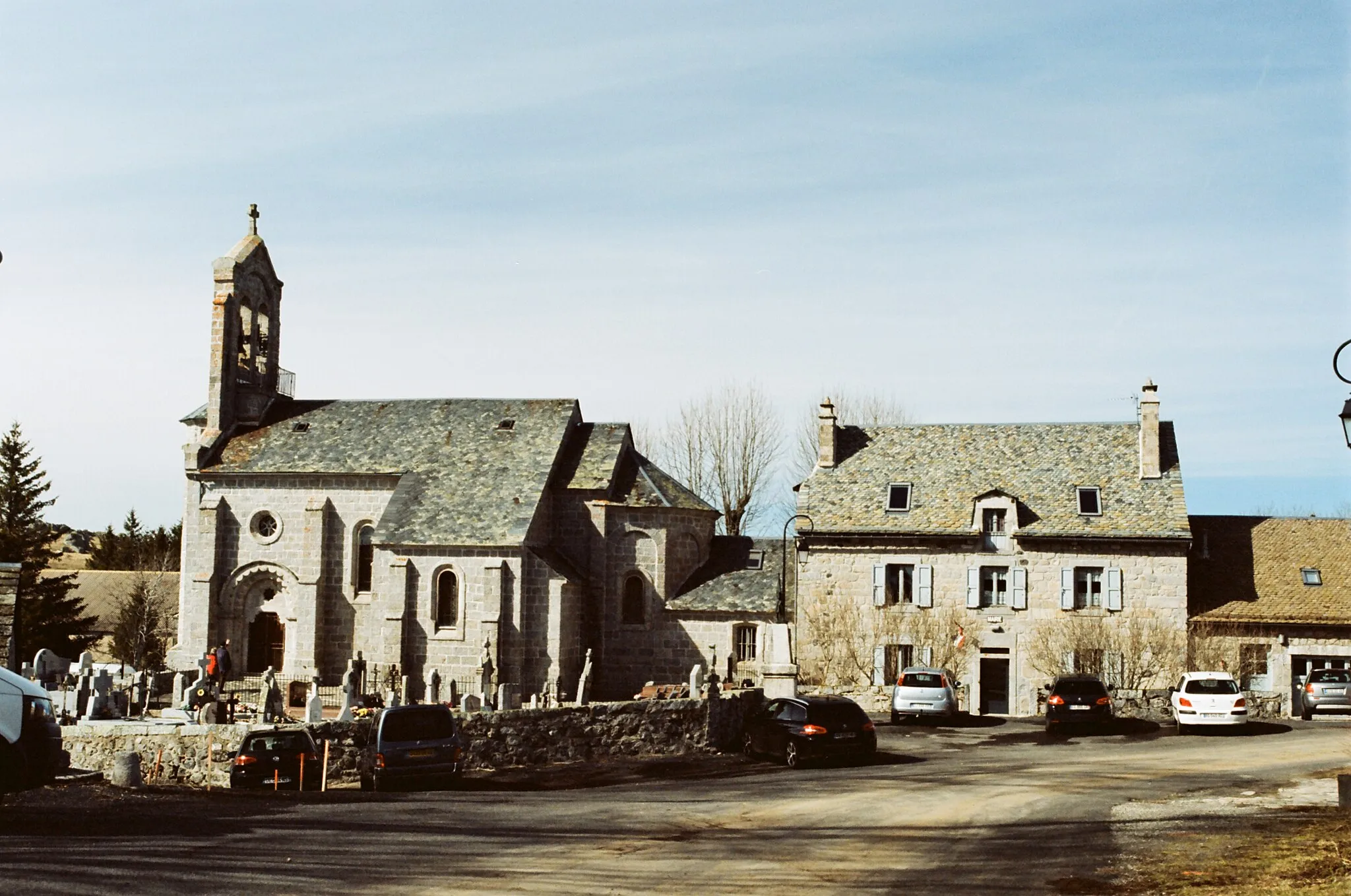 Photo showing: Centre du village de Marchastel (Gévaudan)