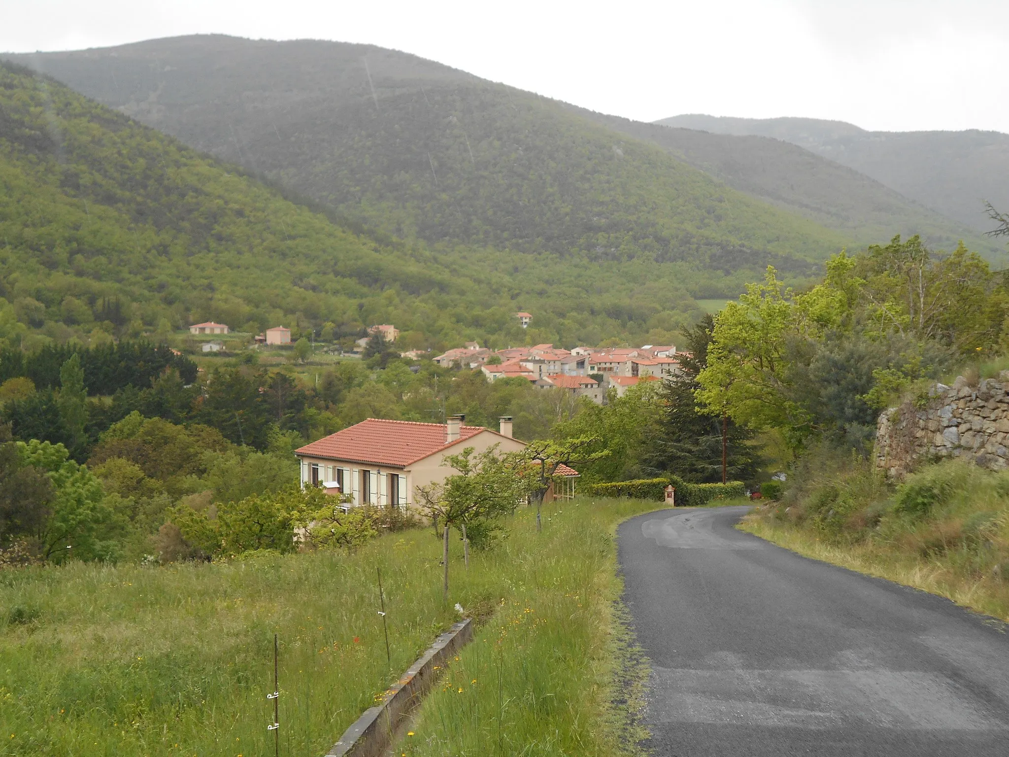 Photo showing: Vista general de Campome