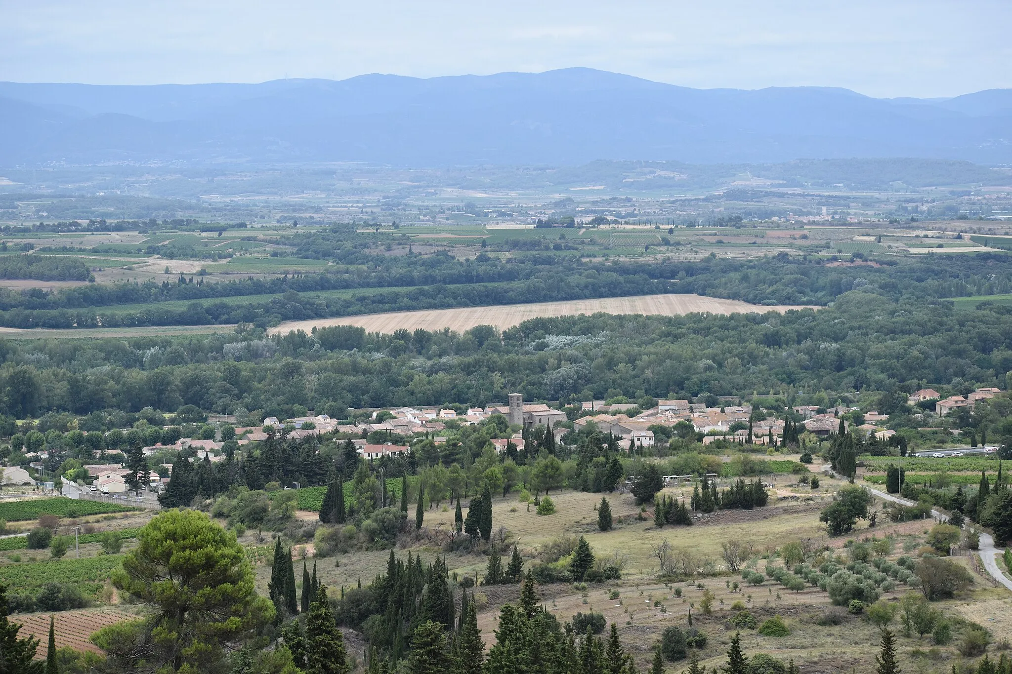 Photo showing: Vue depuis le Château de Miramont à Barbaira : Barbaira.