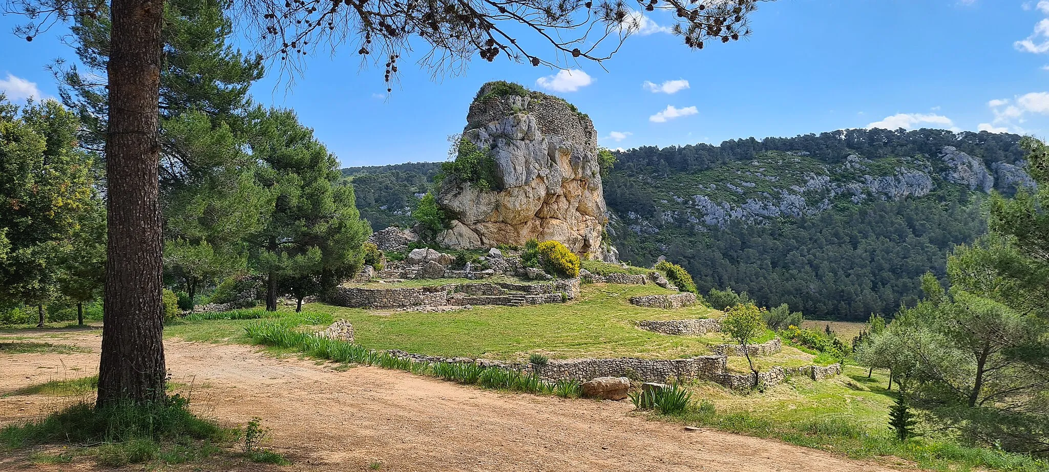 Photo showing: La tour de Boussecos à Bize-Minervois