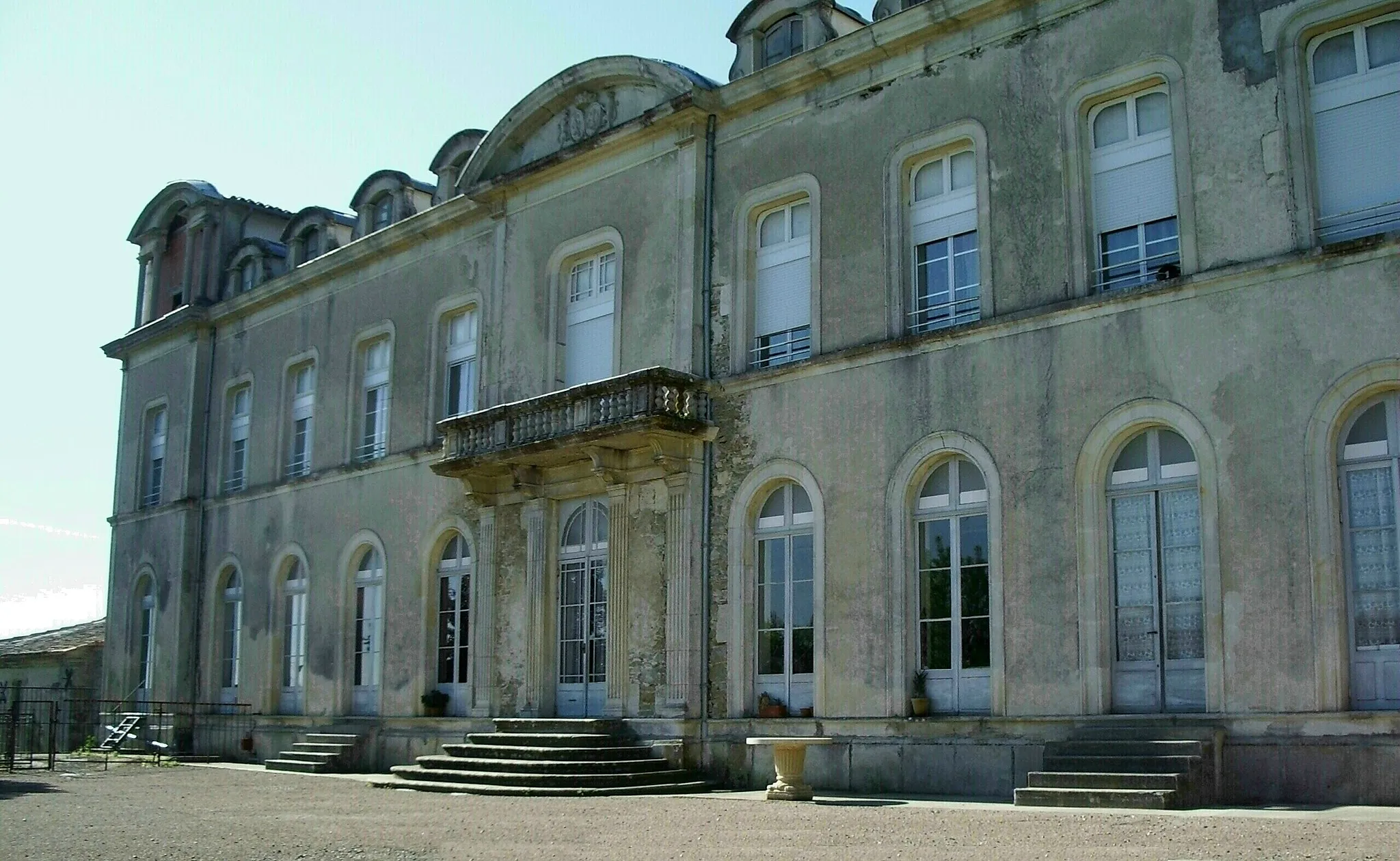 Photo showing: Facade du Chateau de Fendeille