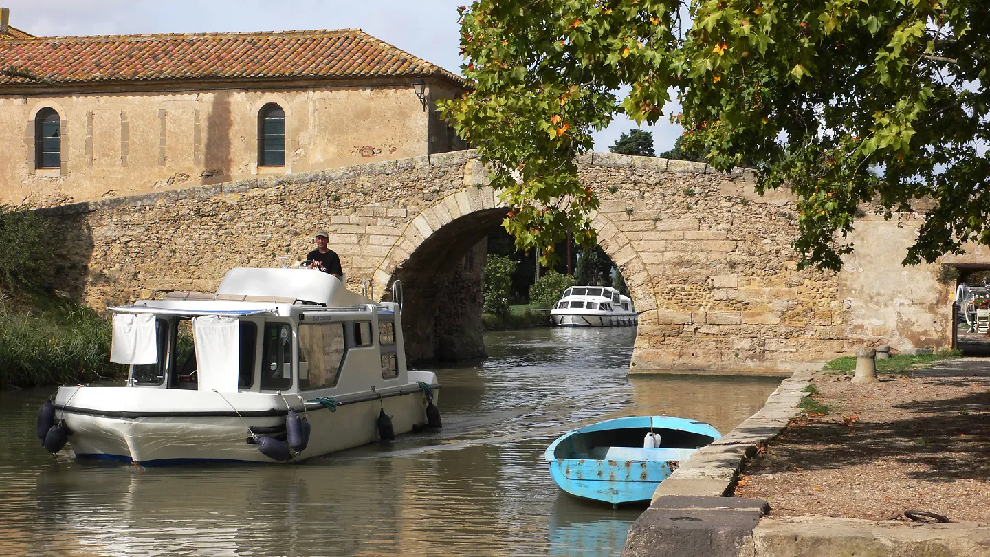 Photo showing: France : Bridge over Canal du Midi