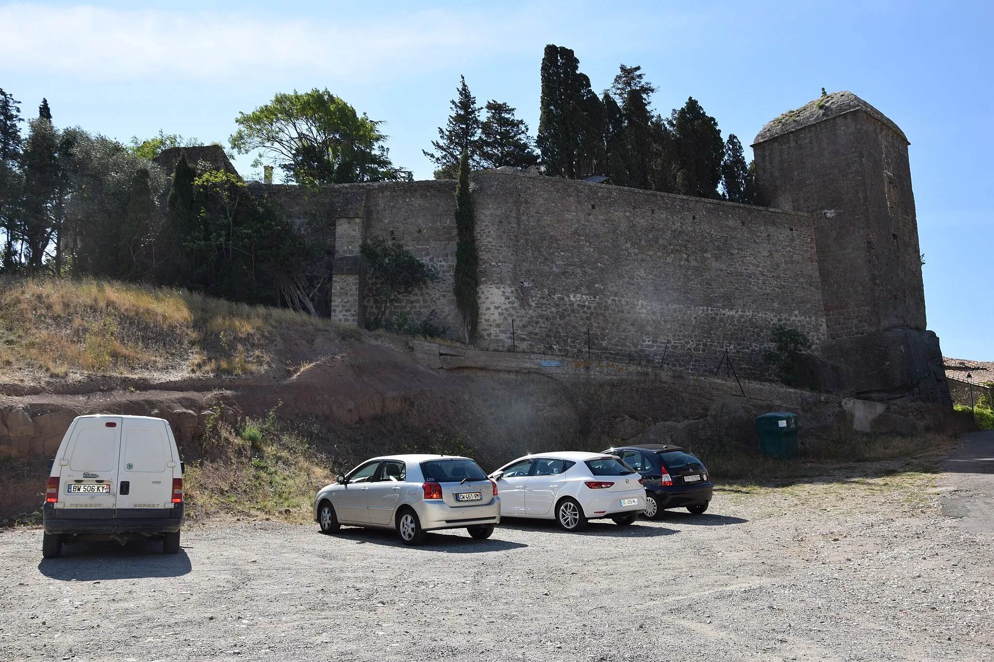 Photo showing: This building is indexed in the base Mérimée, a database of architectural heritage maintained by the French Ministry of Culture, under the reference PA00102868 .