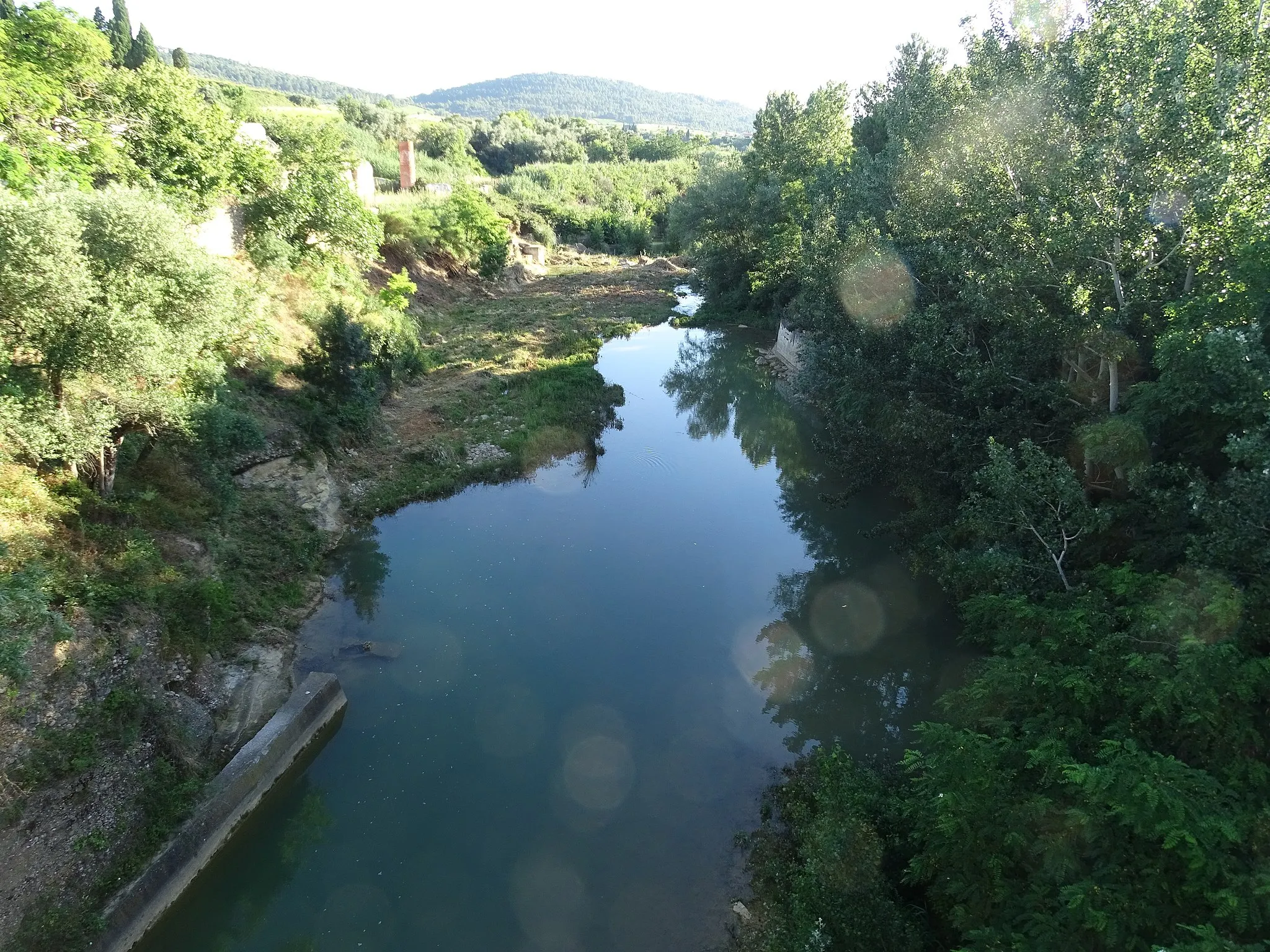 Photo showing: Nielle river in Saint-Laurent-de-la-Cabrerisse in June 2018 downstream