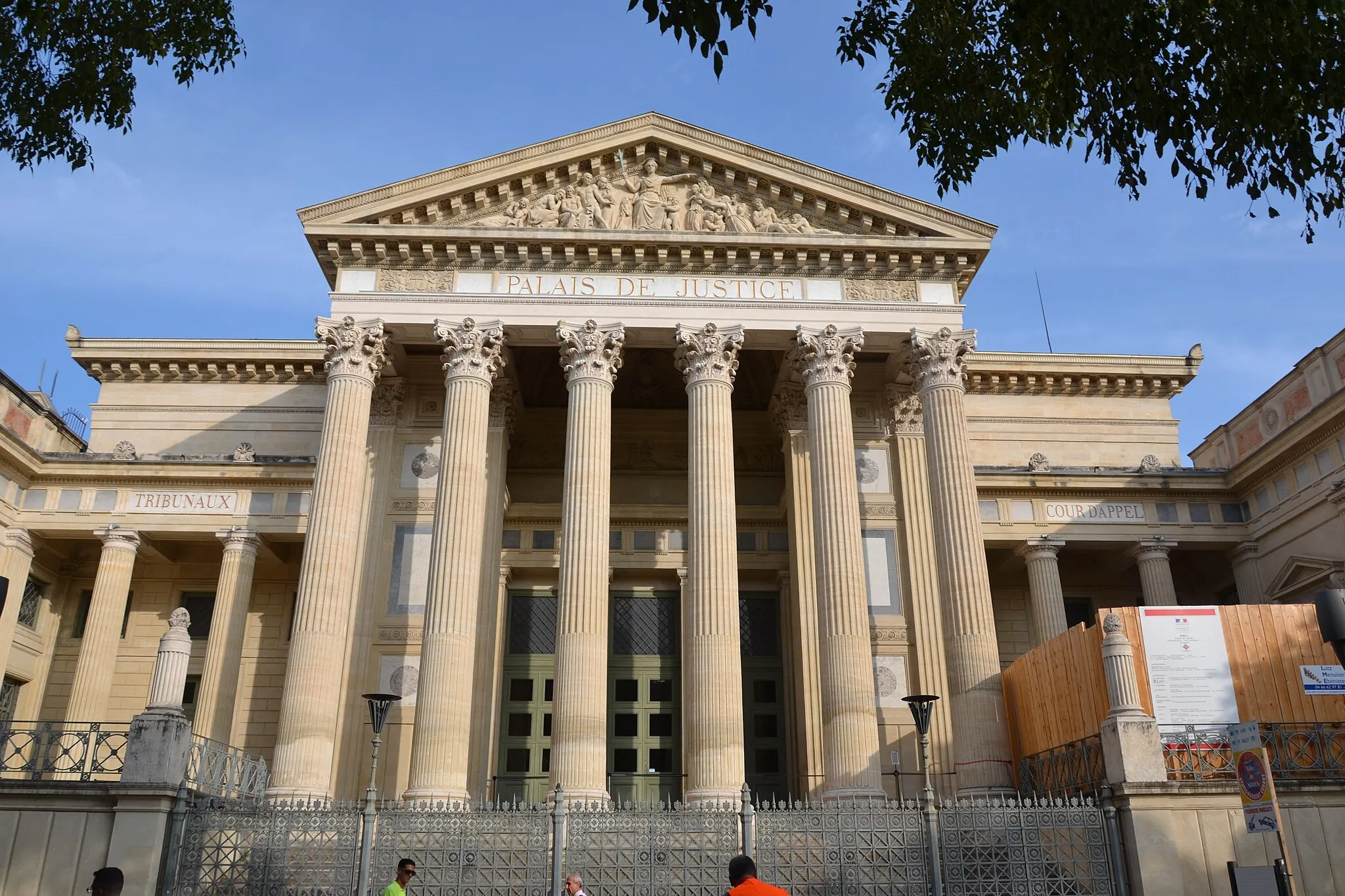 Photo showing: This building is indexed in the base Mérimée, a database of architectural heritage maintained by the French Ministry of Culture, under the reference PA00125485 .