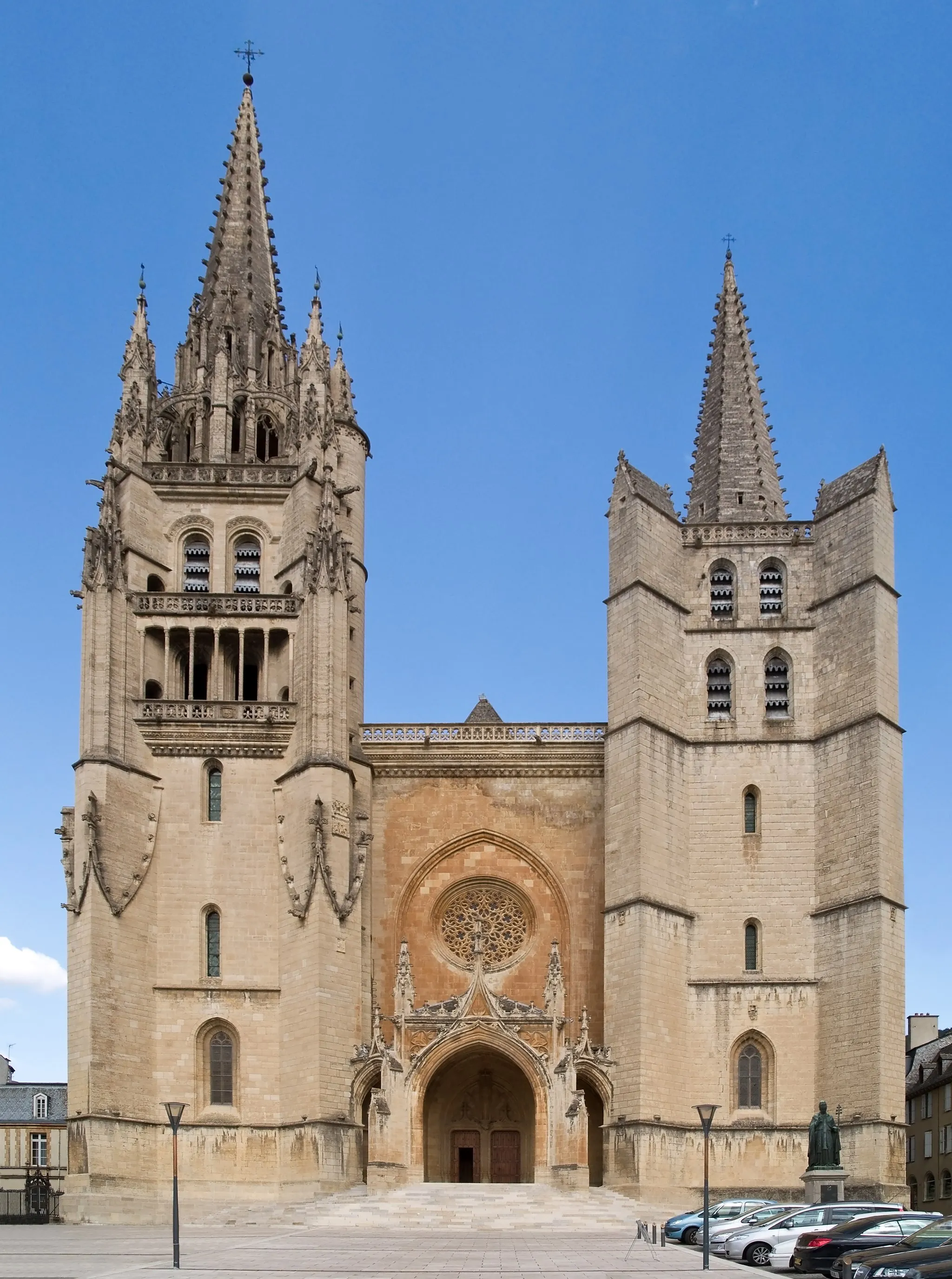 Photo showing: This building is classé au titre des monuments historiques de la France. It is indexed in the base Mérimée, a database of architectural heritage maintained by the French Ministry of Culture, under the reference PA00103856 .