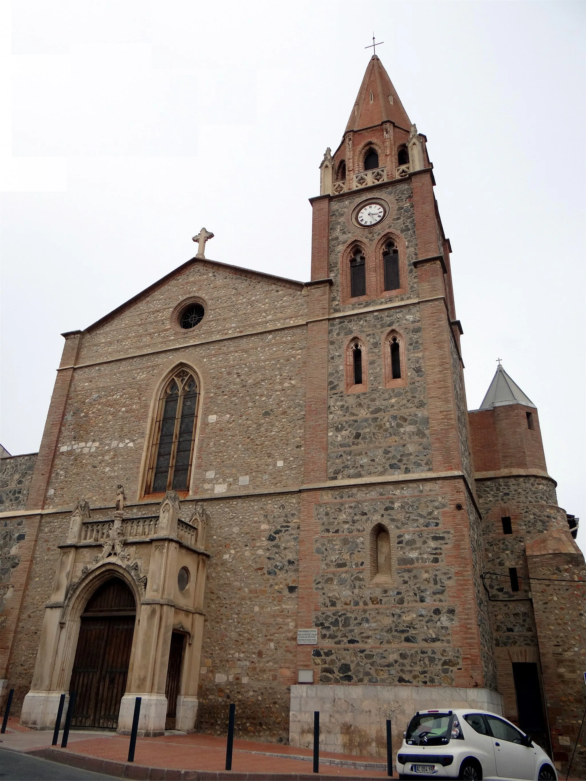 Photo showing: Église Saint-Cirq et Sainte-Julitte, Pia, Pyrénées-Orientales, France.
