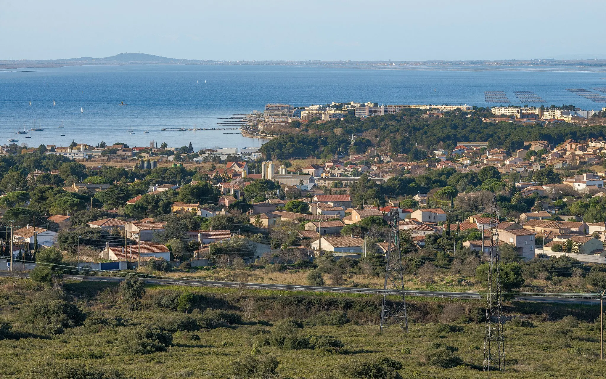 Photo showing: Balaruc-les-Bains and the Étang de Thau.  from the La Gardiole Mountain. Hérault, France.