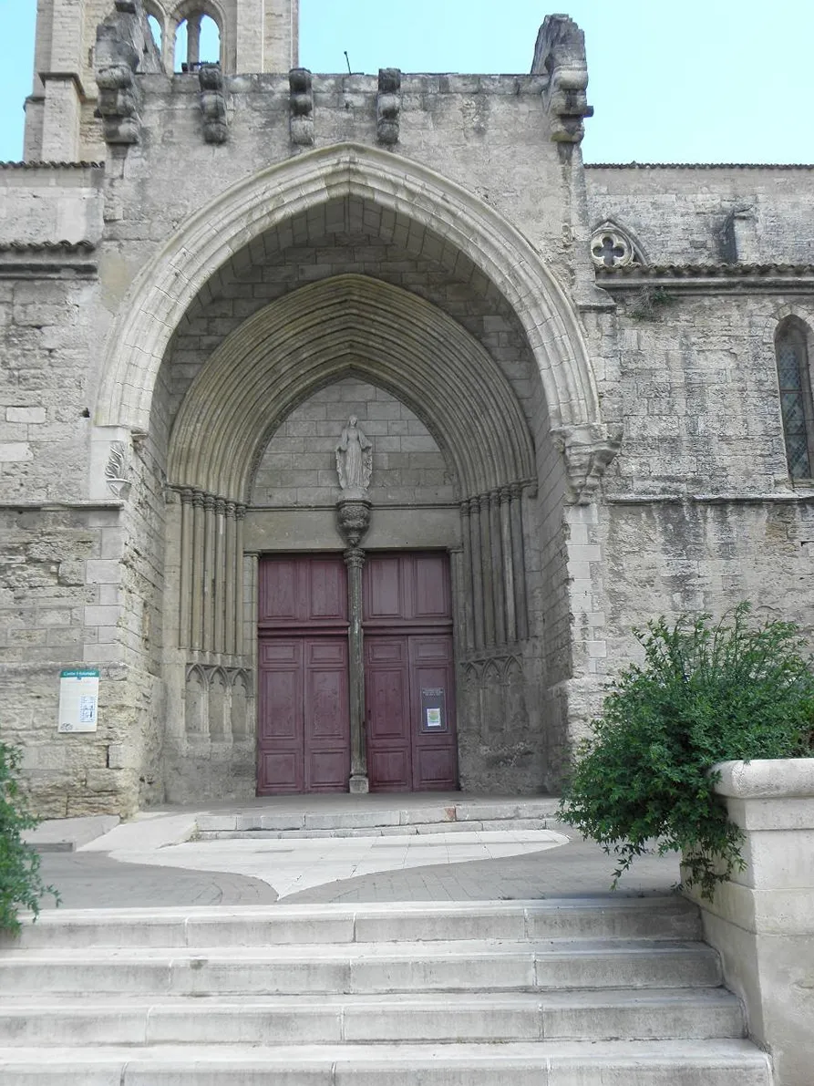 Photo showing: This building is indexed in the base Mérimée, a database of architectural heritage maintained by the French Ministry of Culture, under the reference PA00103513 .