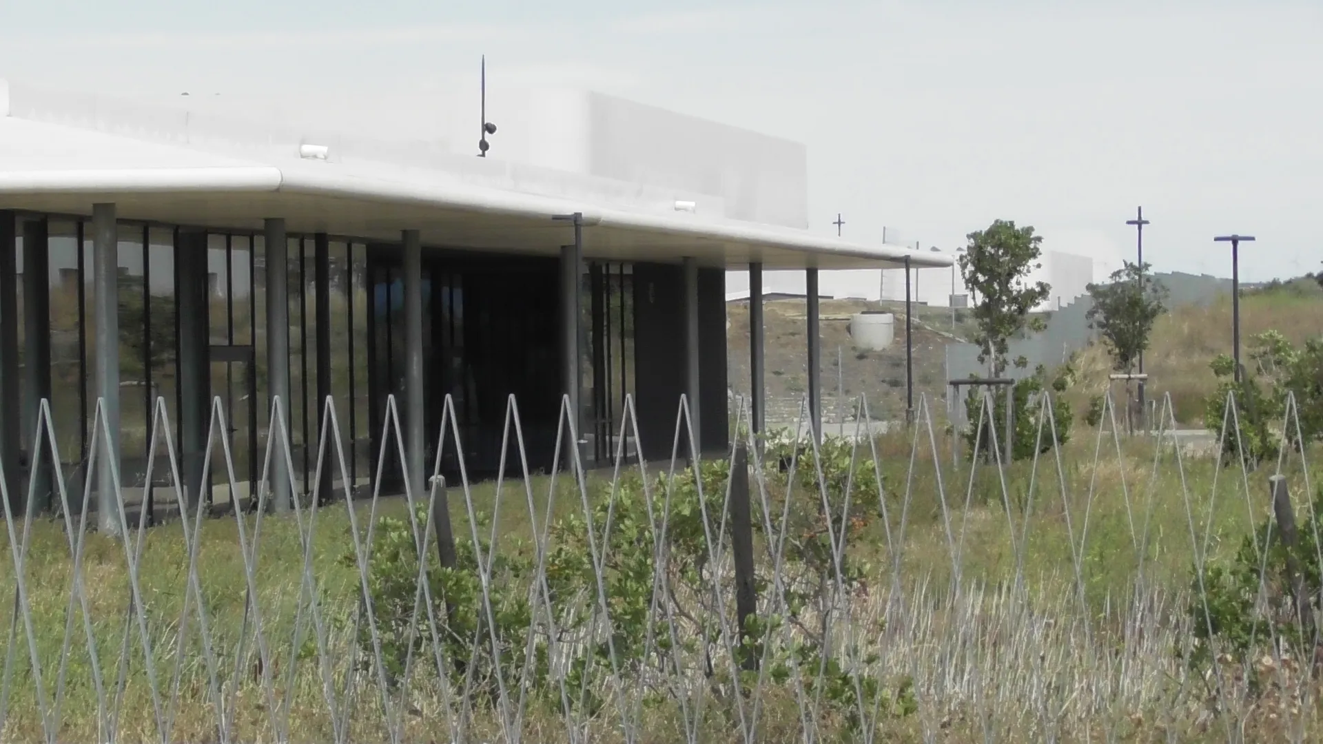 Photo showing: The building of the background is that of the common gymnasium with E.Ferroul High School