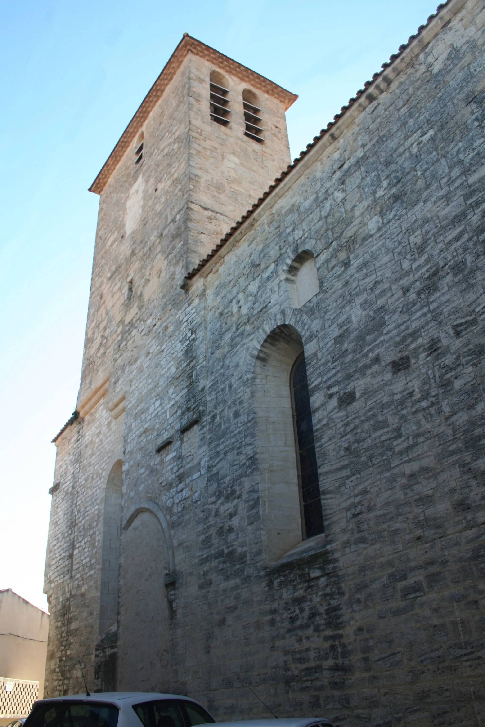 Photo showing: Thézan-lès-Béziers (Hérault) - clocher de l'église Saints-Pierre-et-Paul