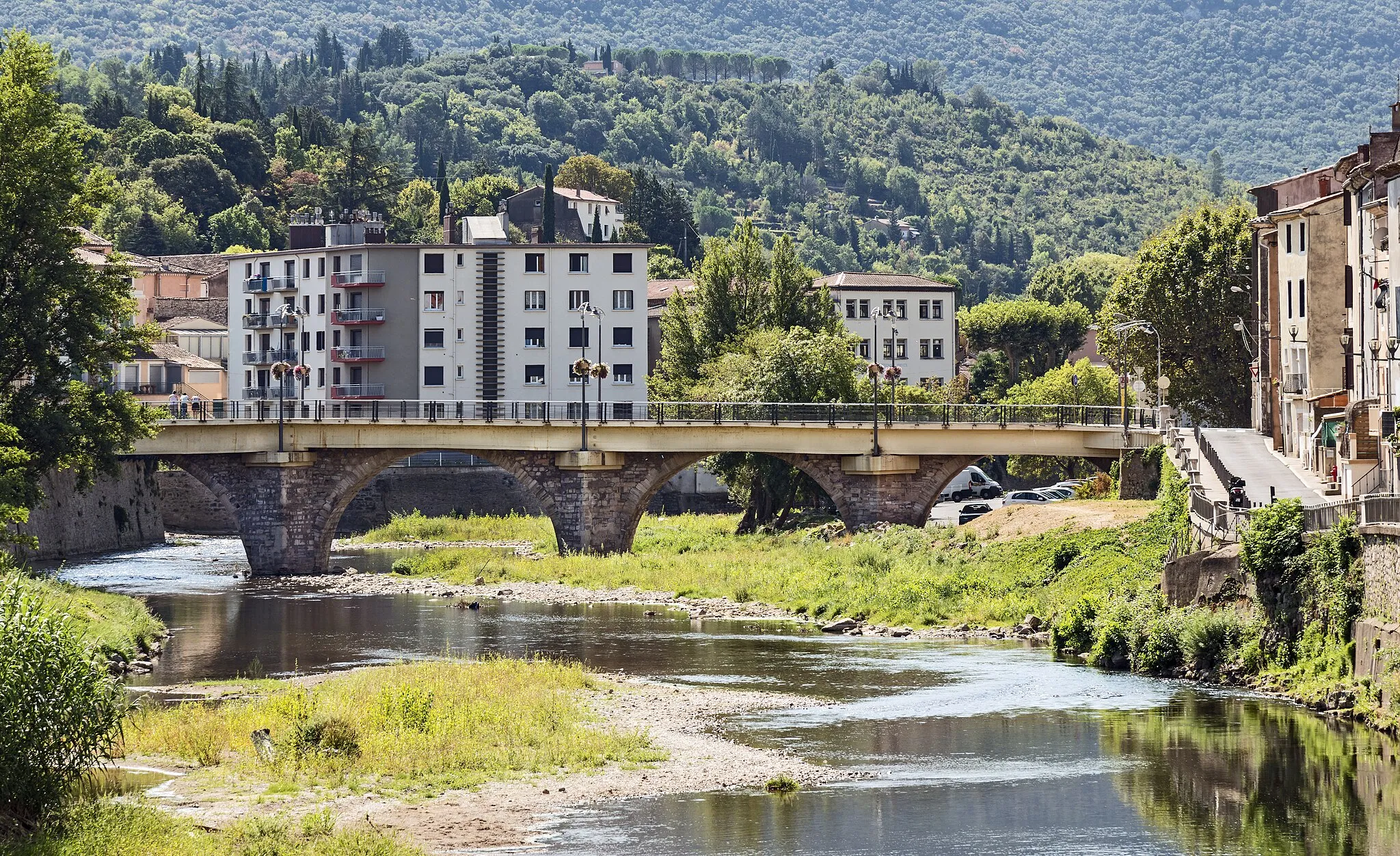 Photo showing: Bédarieux Hérault France - Orb river and the "Pont Vieux".