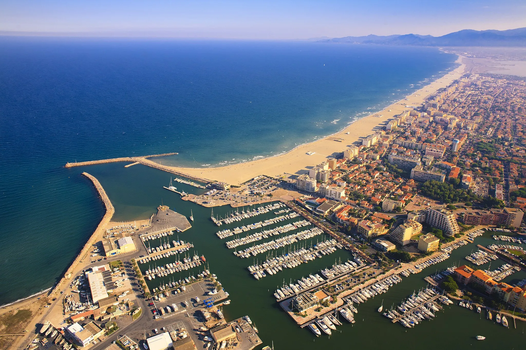 Photo showing: Aerial photograph of Canet-Plage