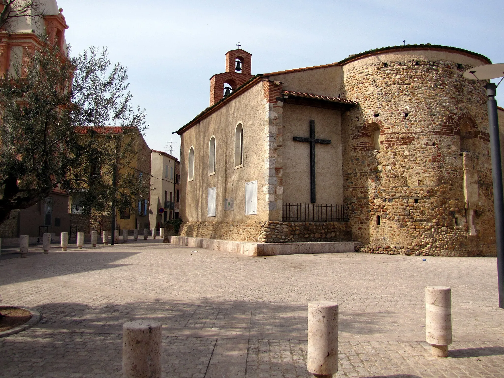 Photo showing: View of parochial church of Santa Maria de Toluges